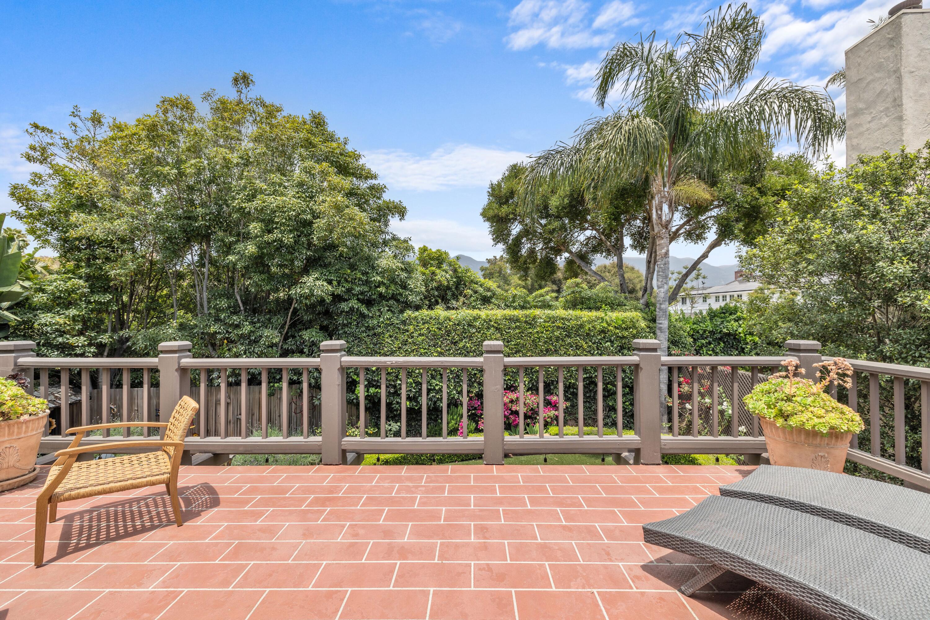 1284 Spring Road