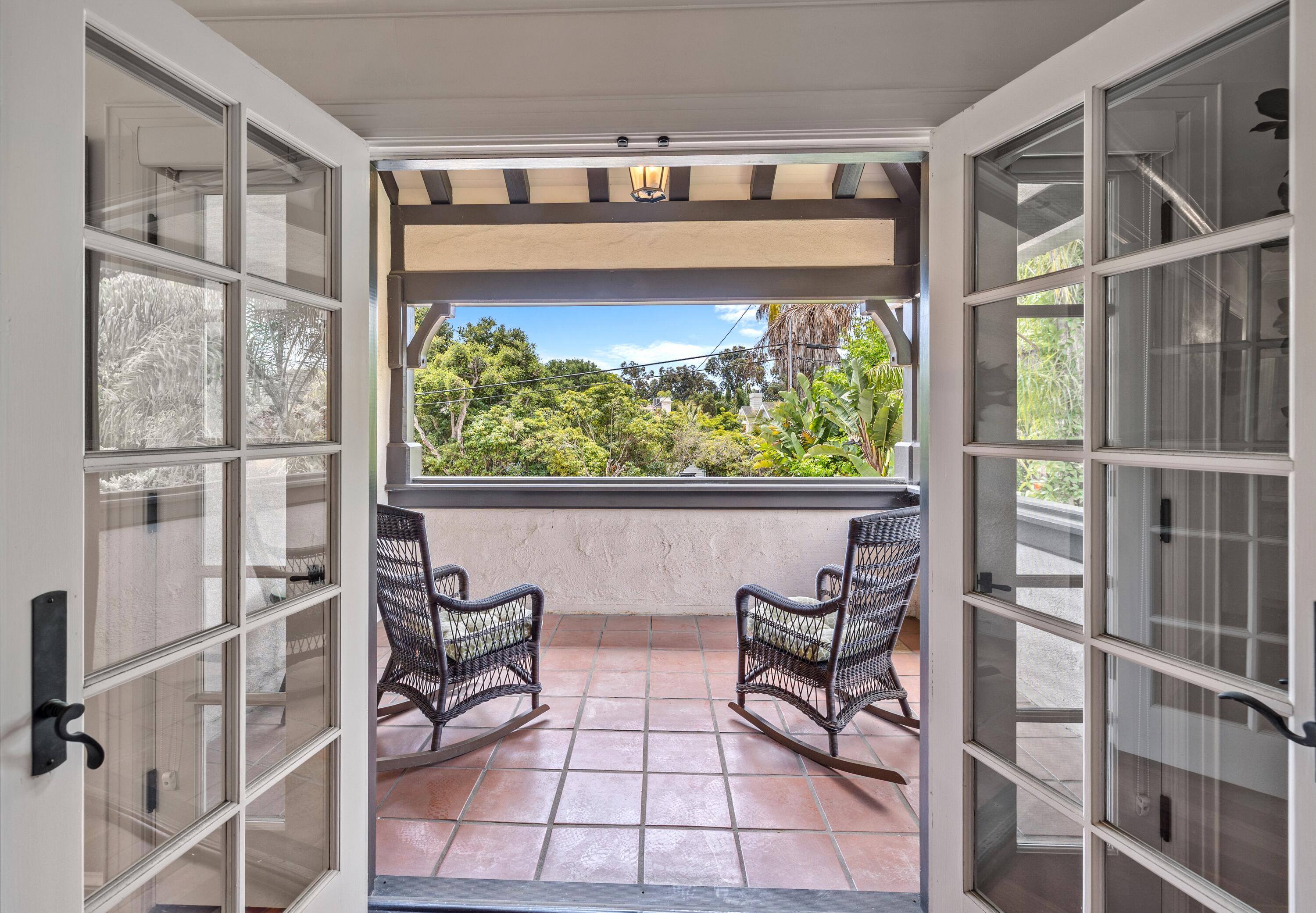 1284 Spring Road