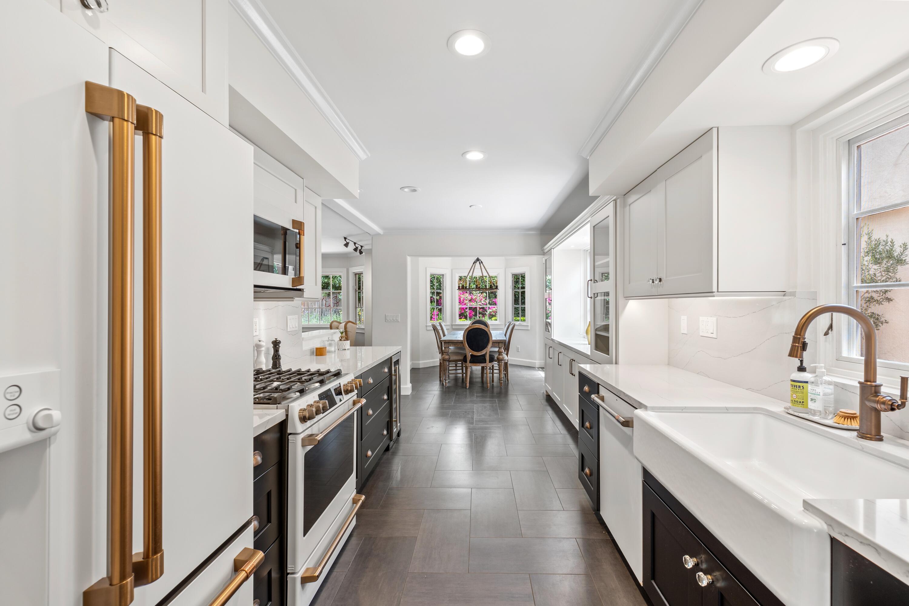 1284 Spring Road