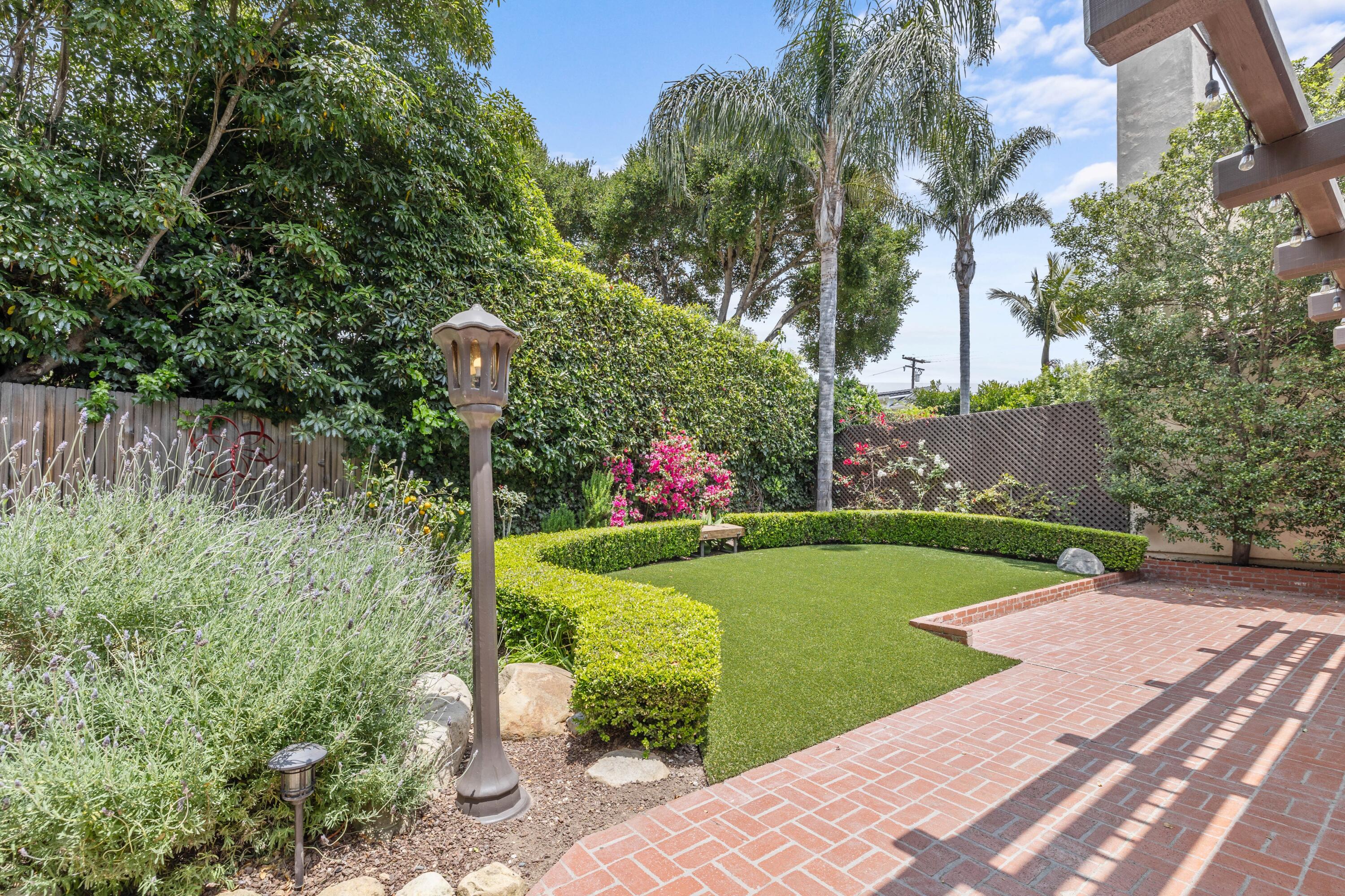 1284 Spring Road