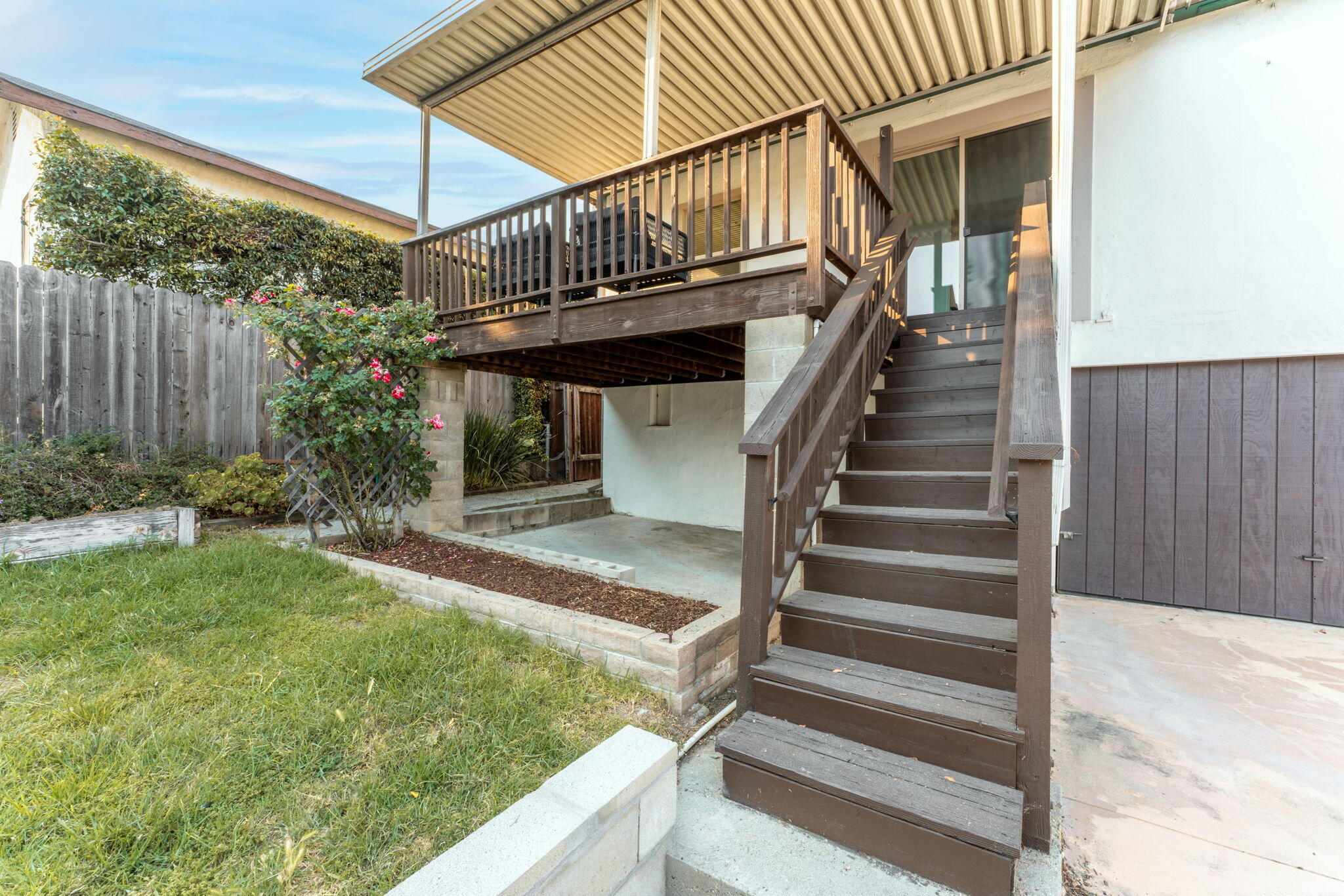 909 Spring Street