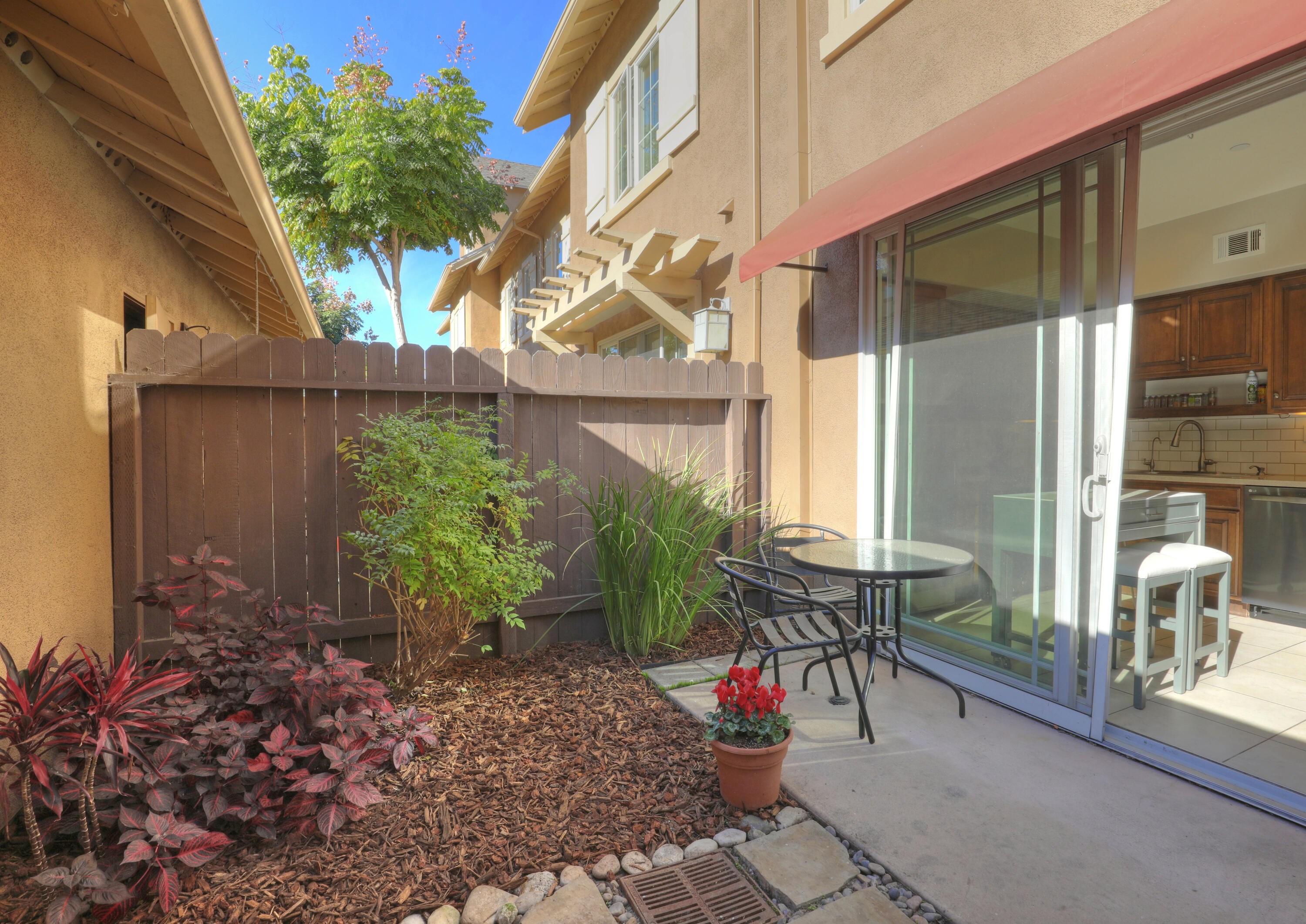 345 Kellogg Way, 18