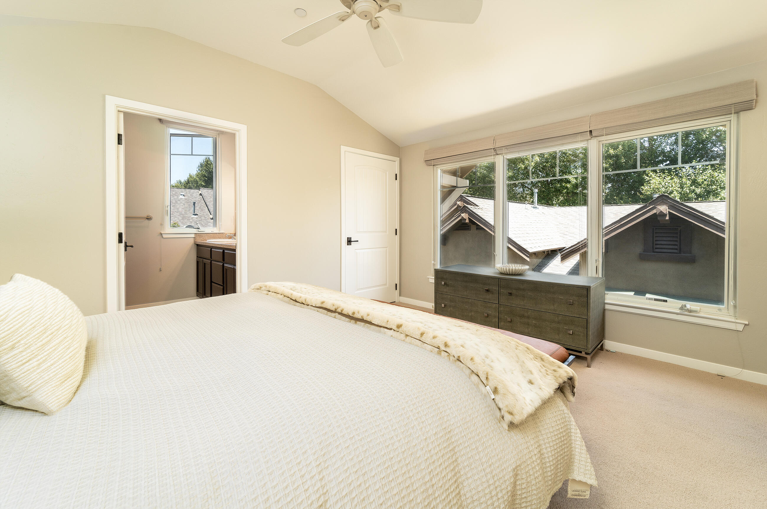 345 Kellogg Way, 18