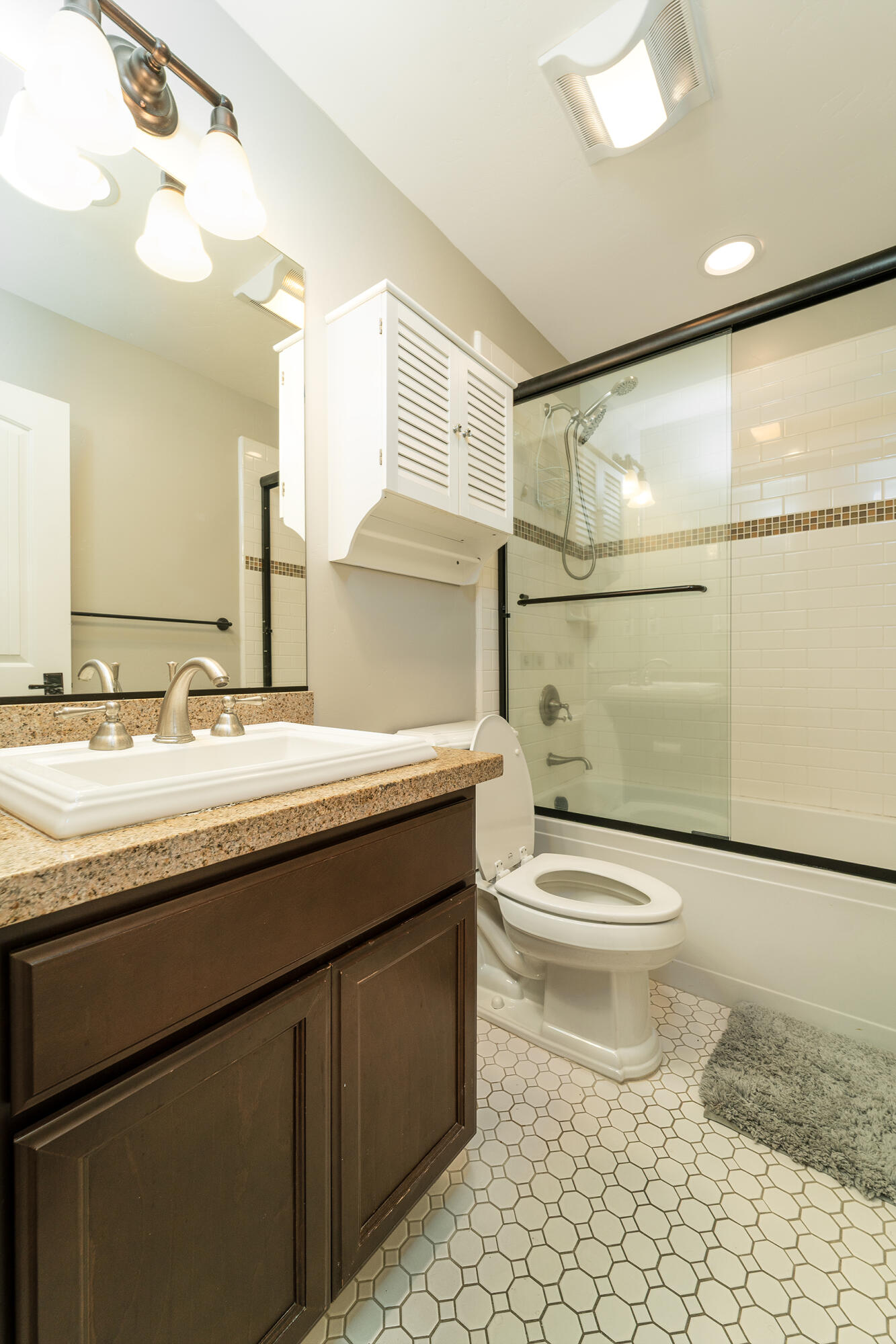 345 Kellogg Way, 18