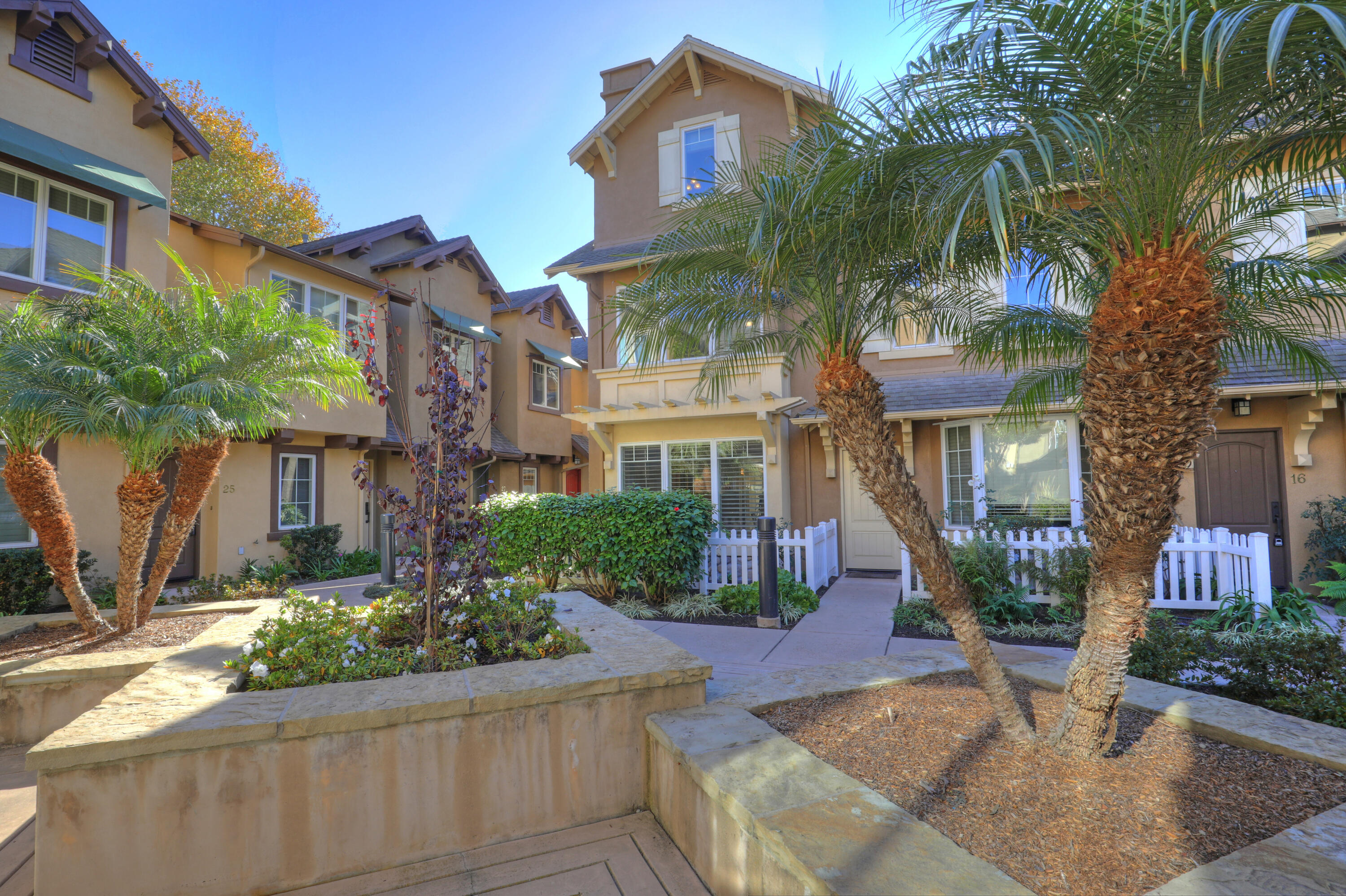 345 Kellogg Way, 18
