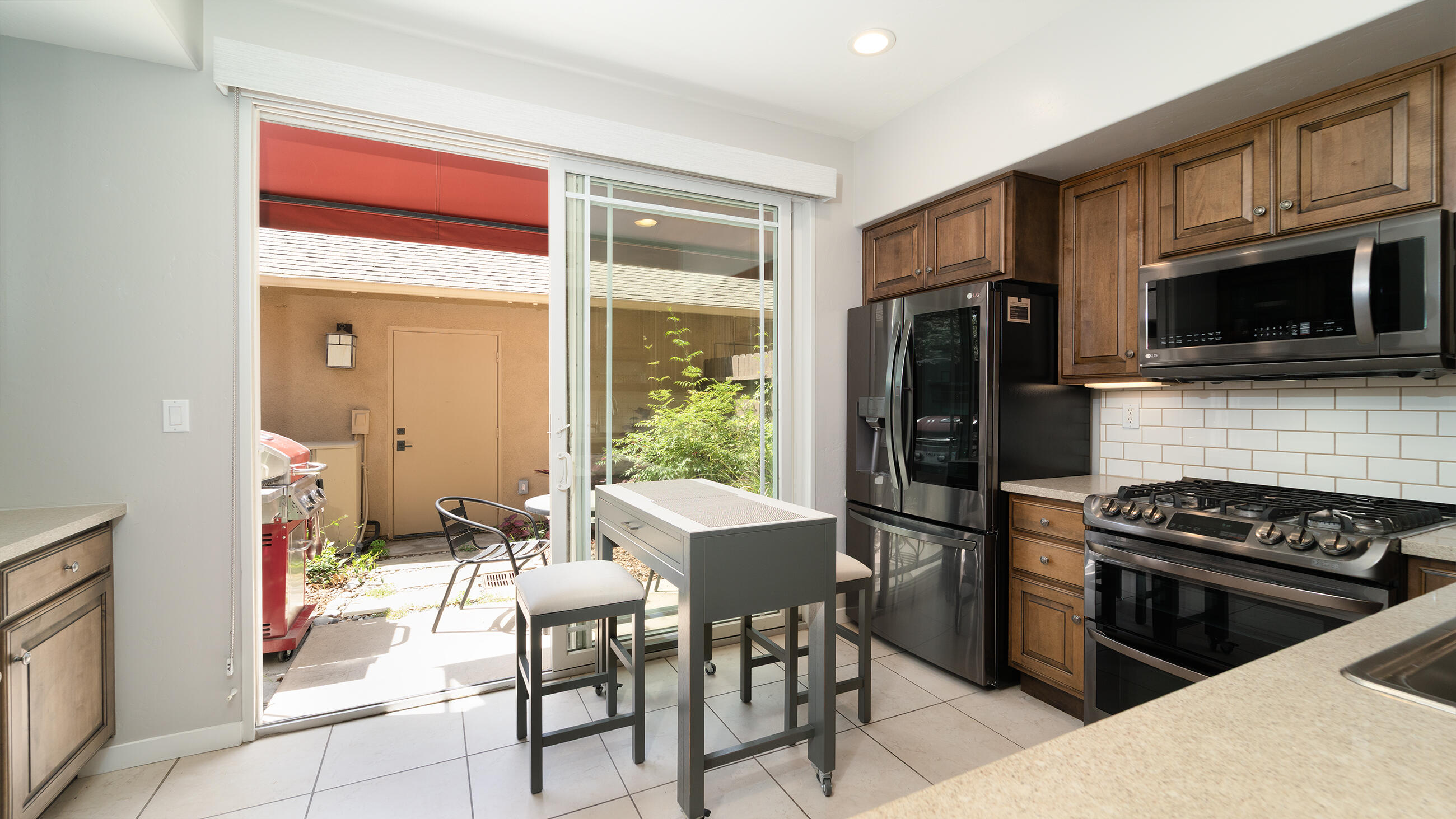 345 Kellogg Way, 18