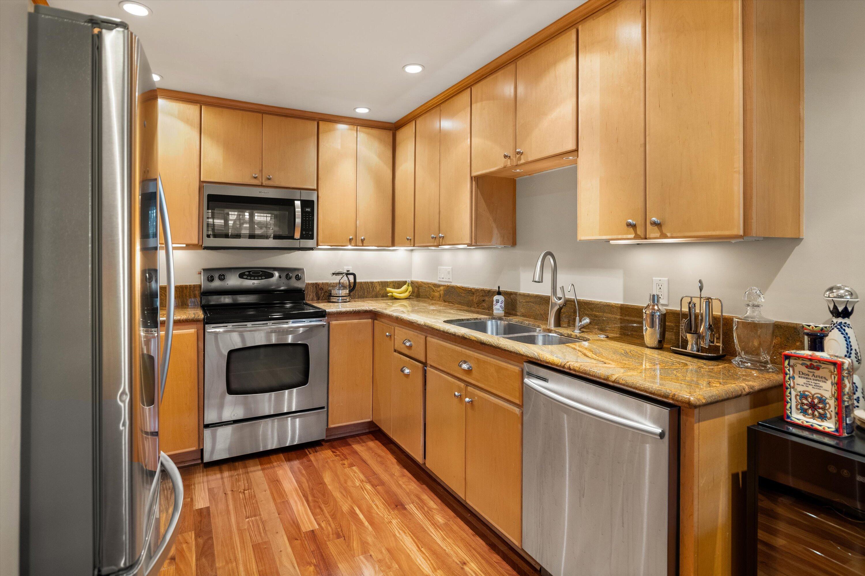 1701 Anacapa Street, 17