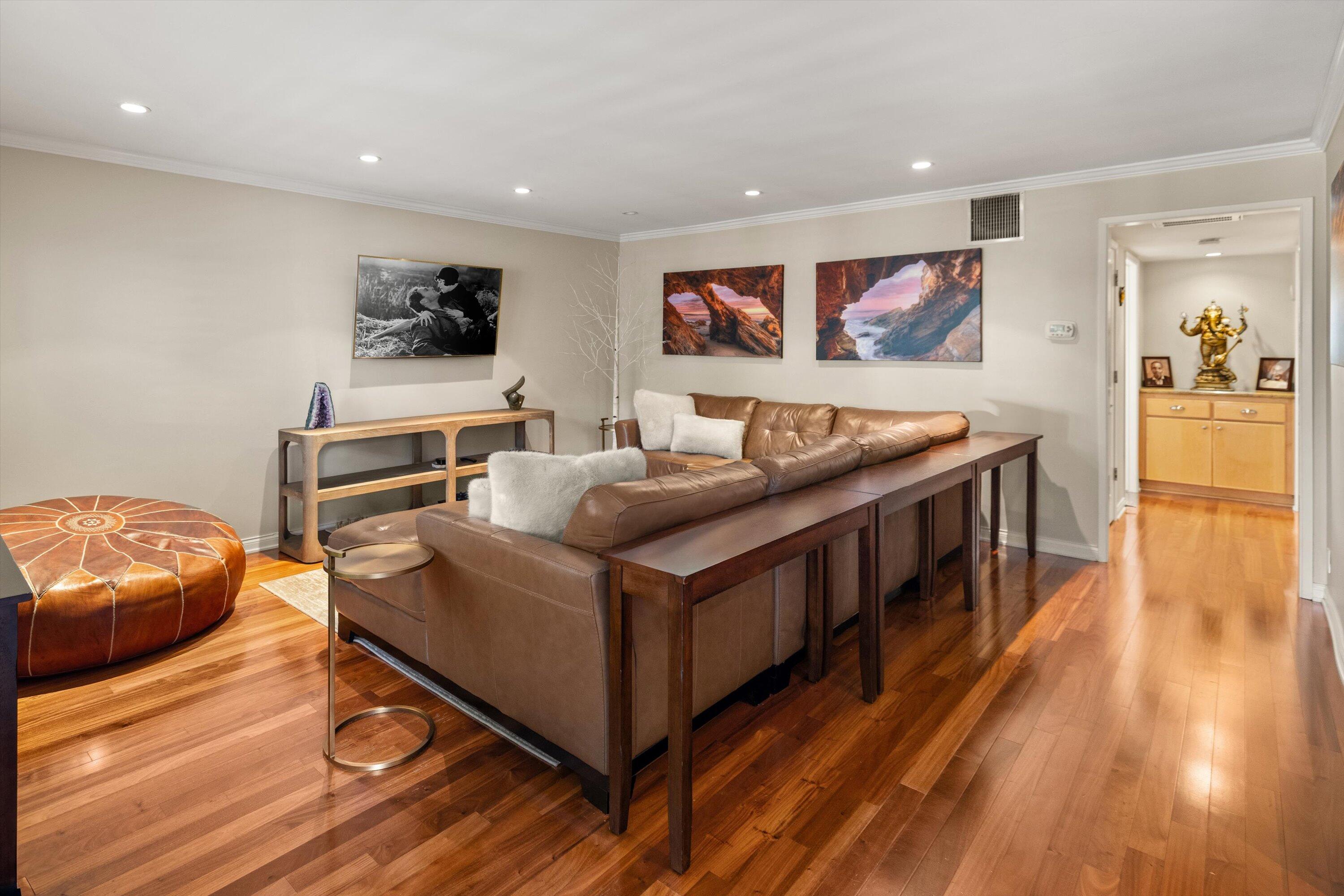 1701 Anacapa Street, 17