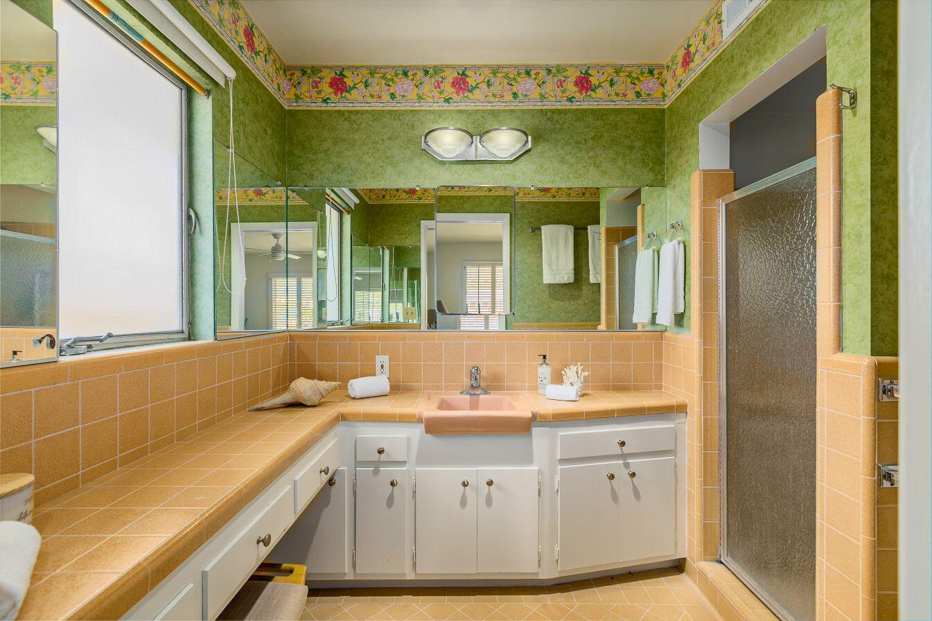 2623 State Street, 3