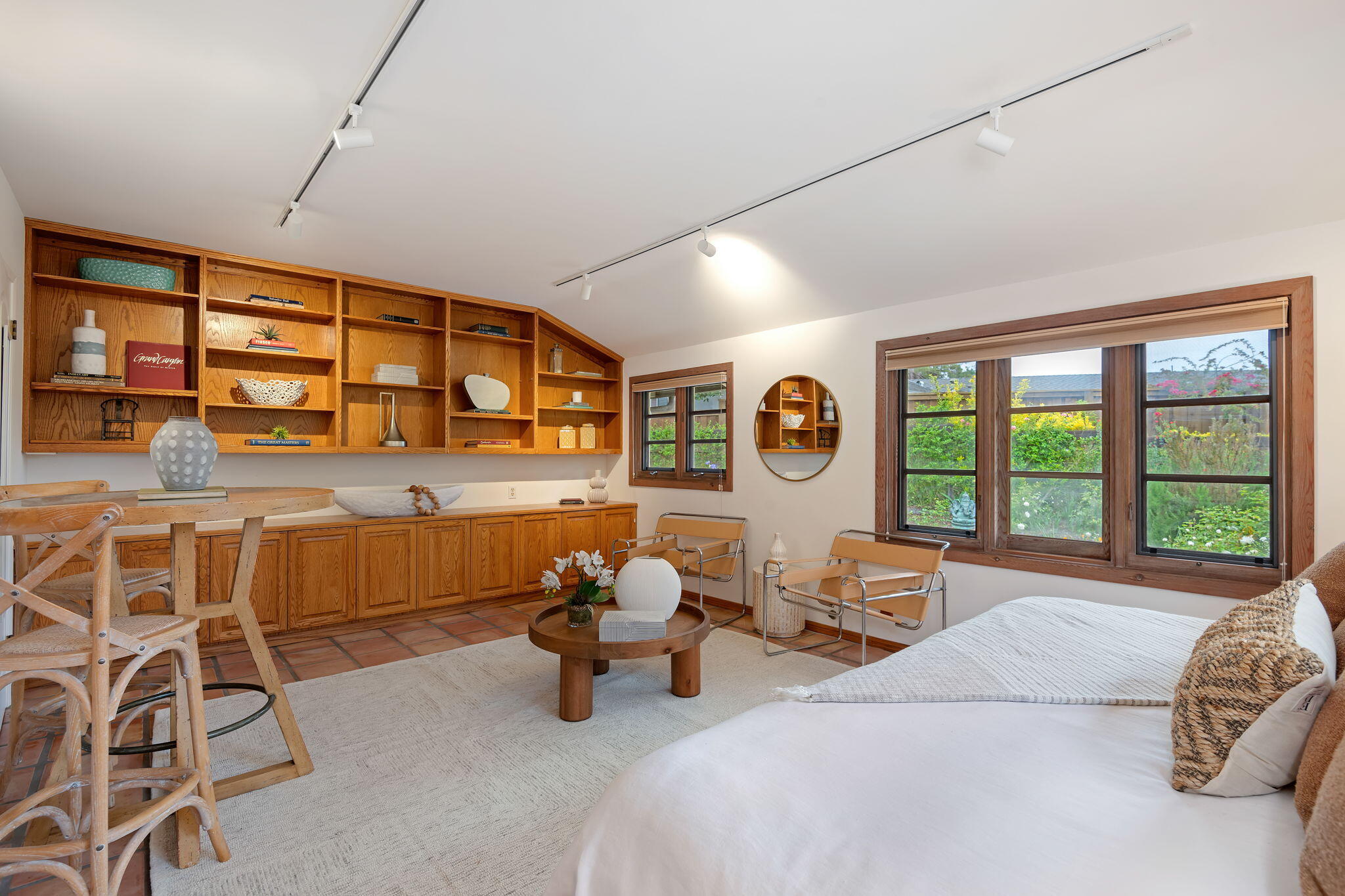615 Concha Loma Drive