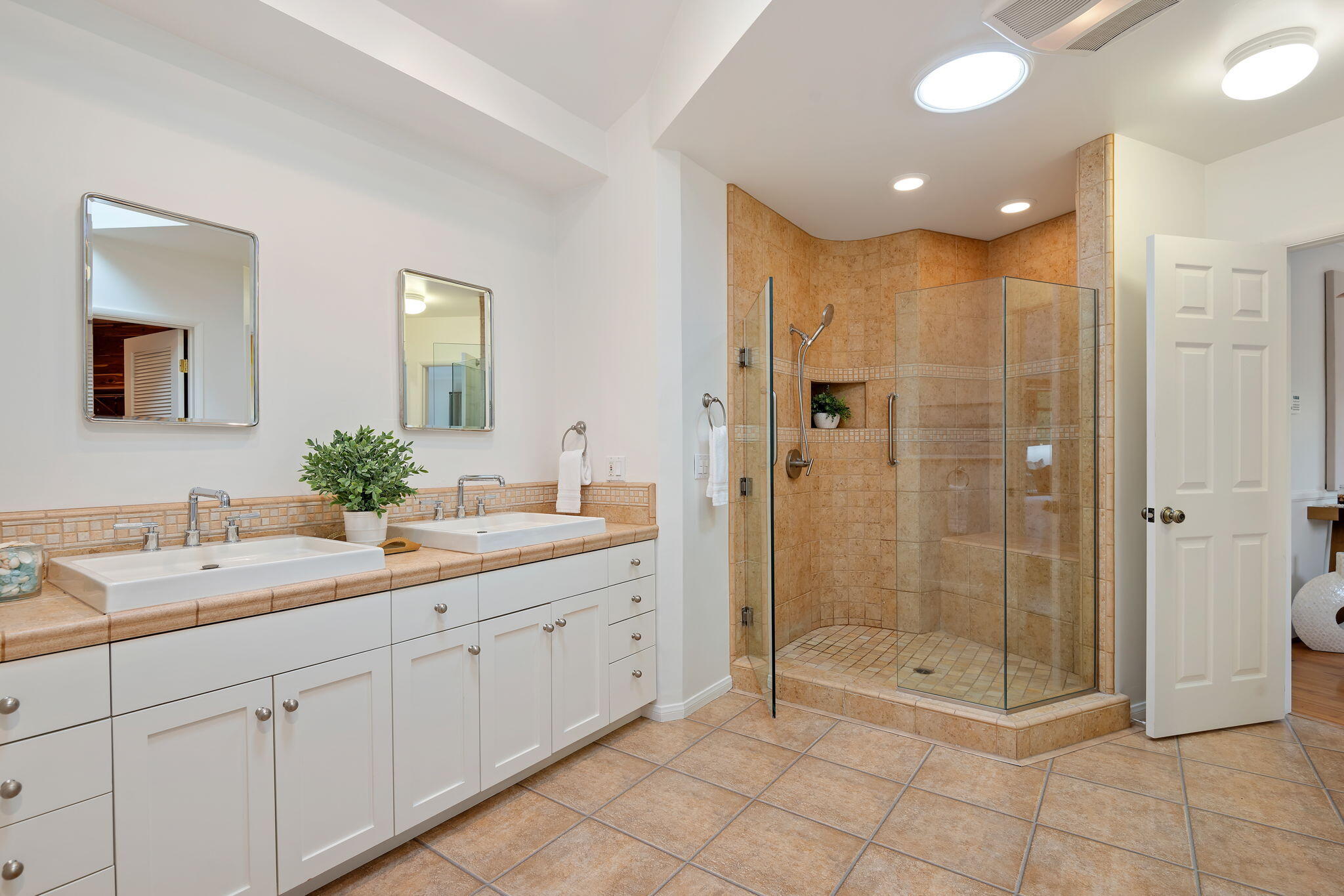 615 Concha Loma Drive
