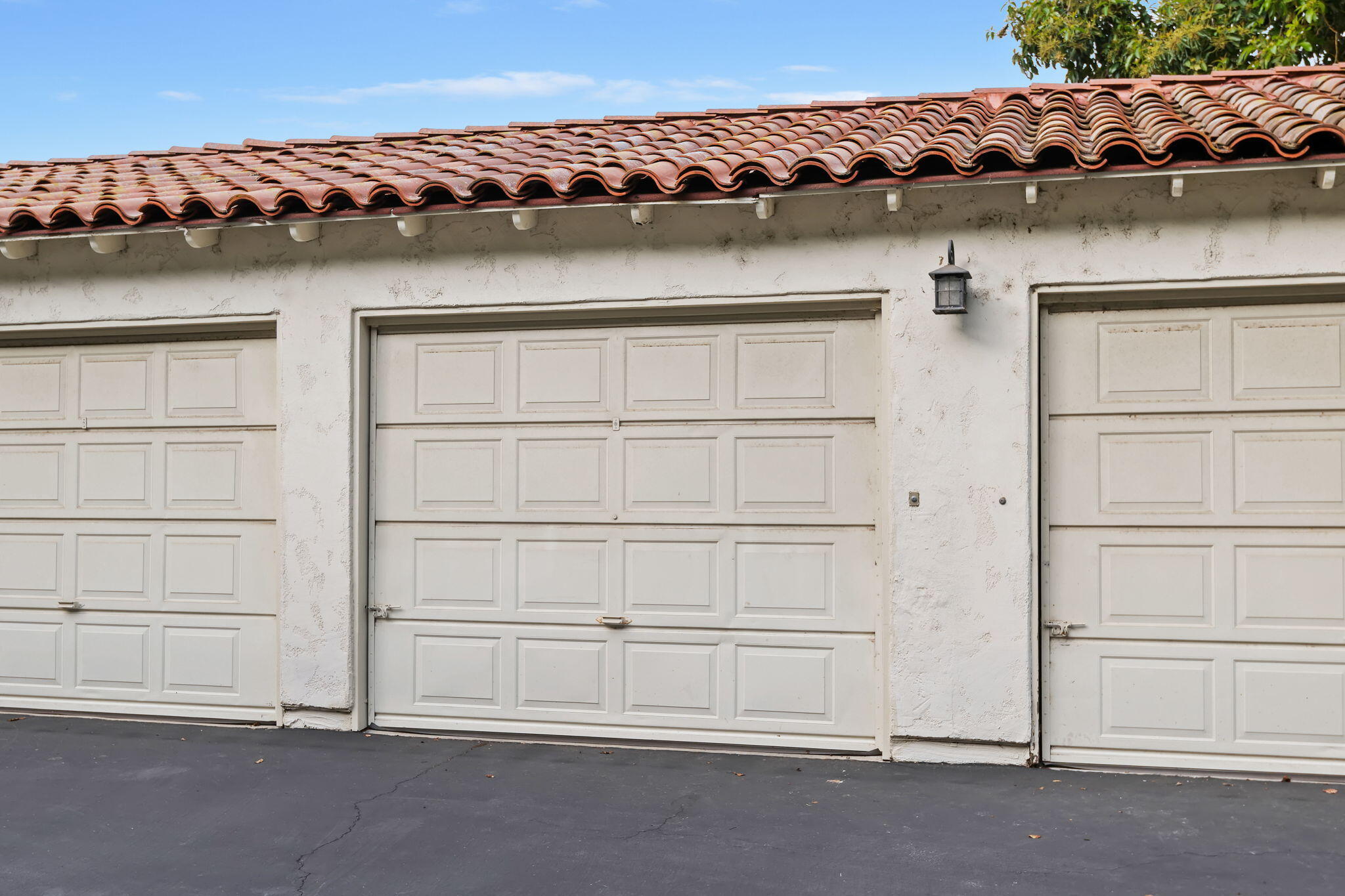 711 W Ortega Street, 7