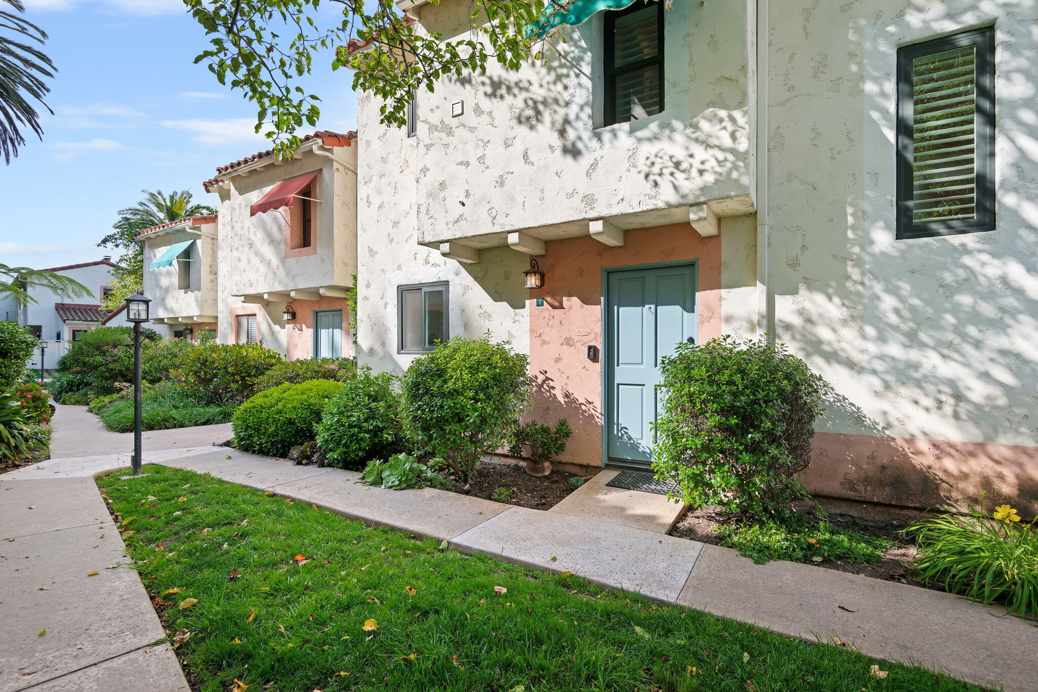 711 W Ortega Street, 7