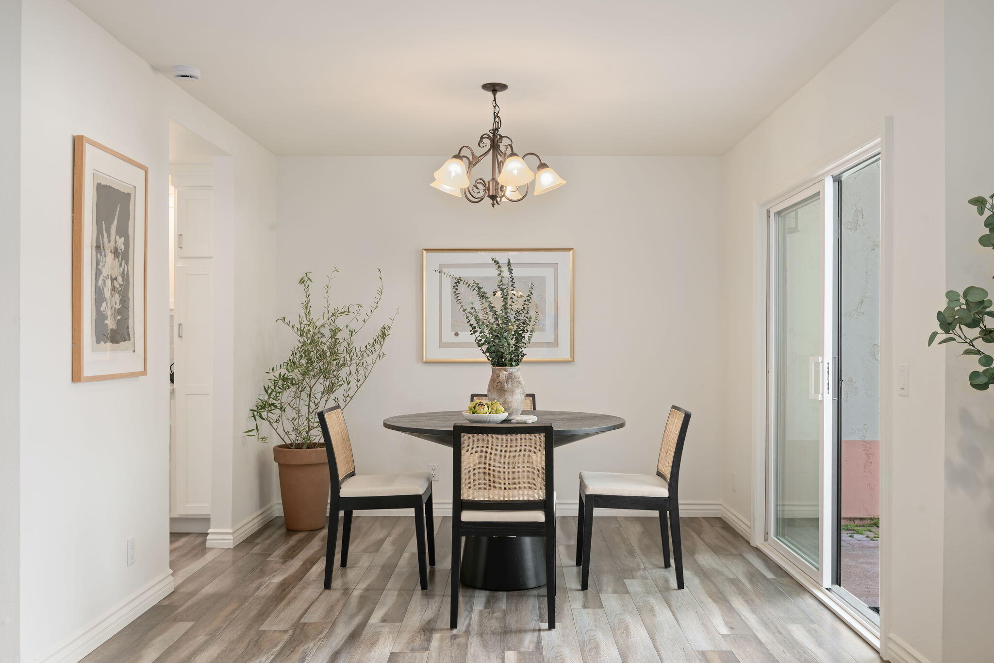 711 W Ortega Street, 7