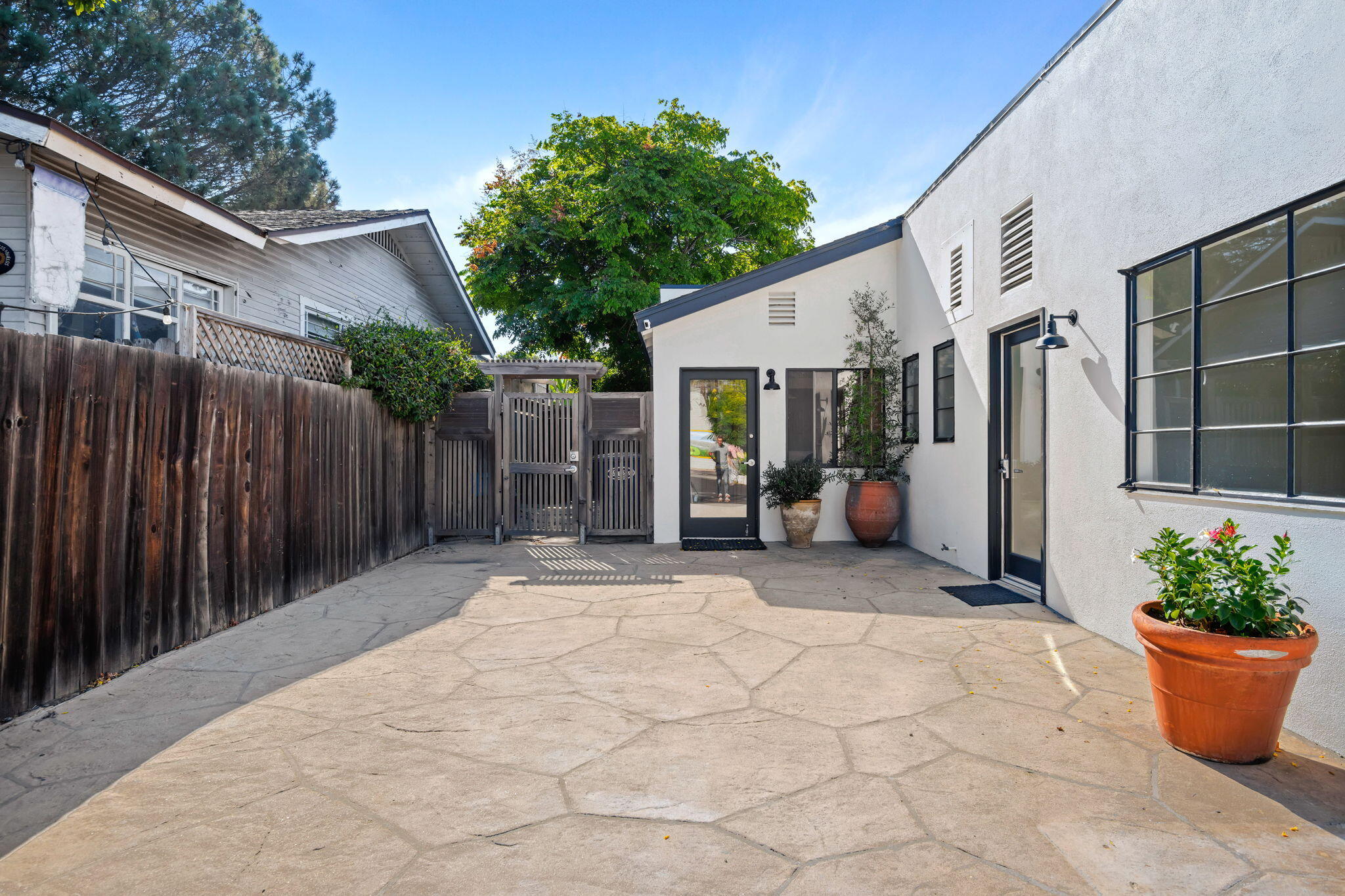 5030 Carpinteria Avenue