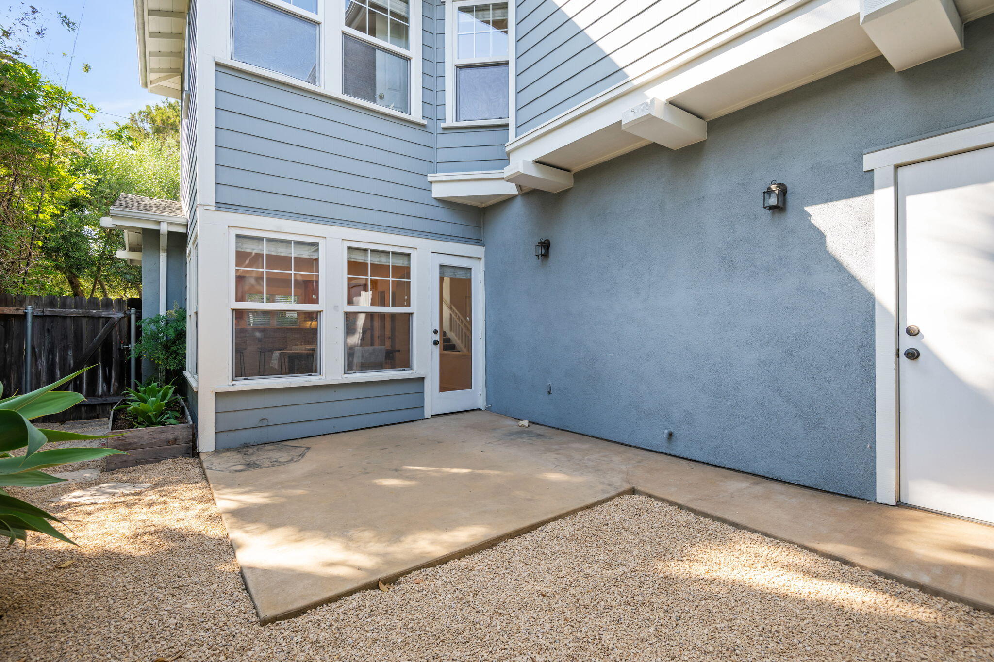513 Coronel Place, 1