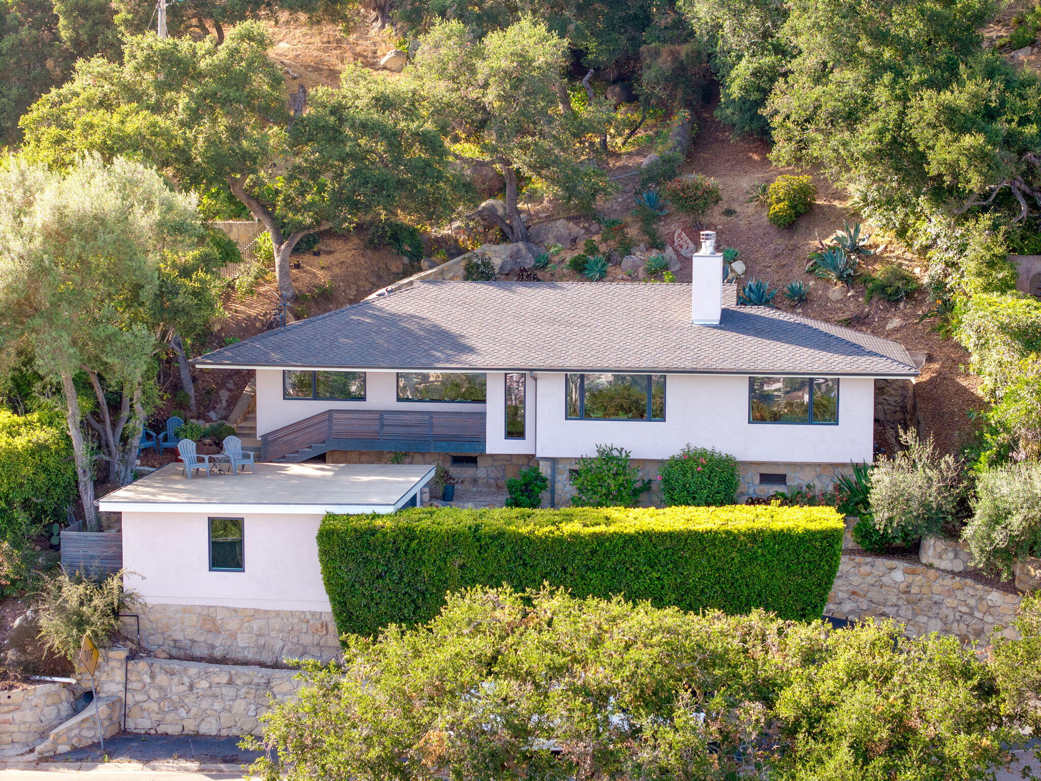 960 Roble Lane