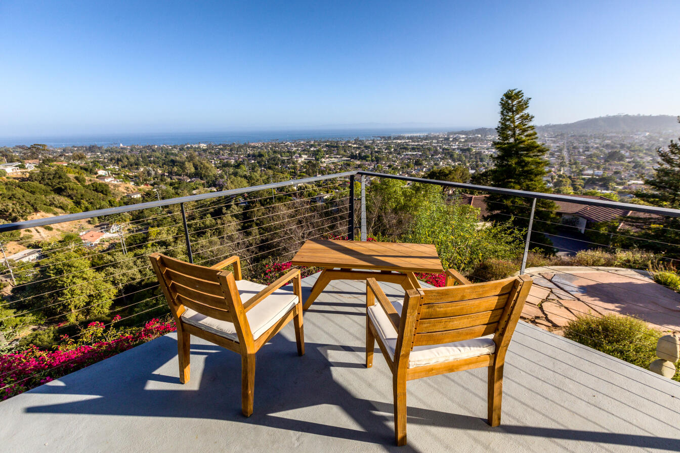 128 Las Alturas Road