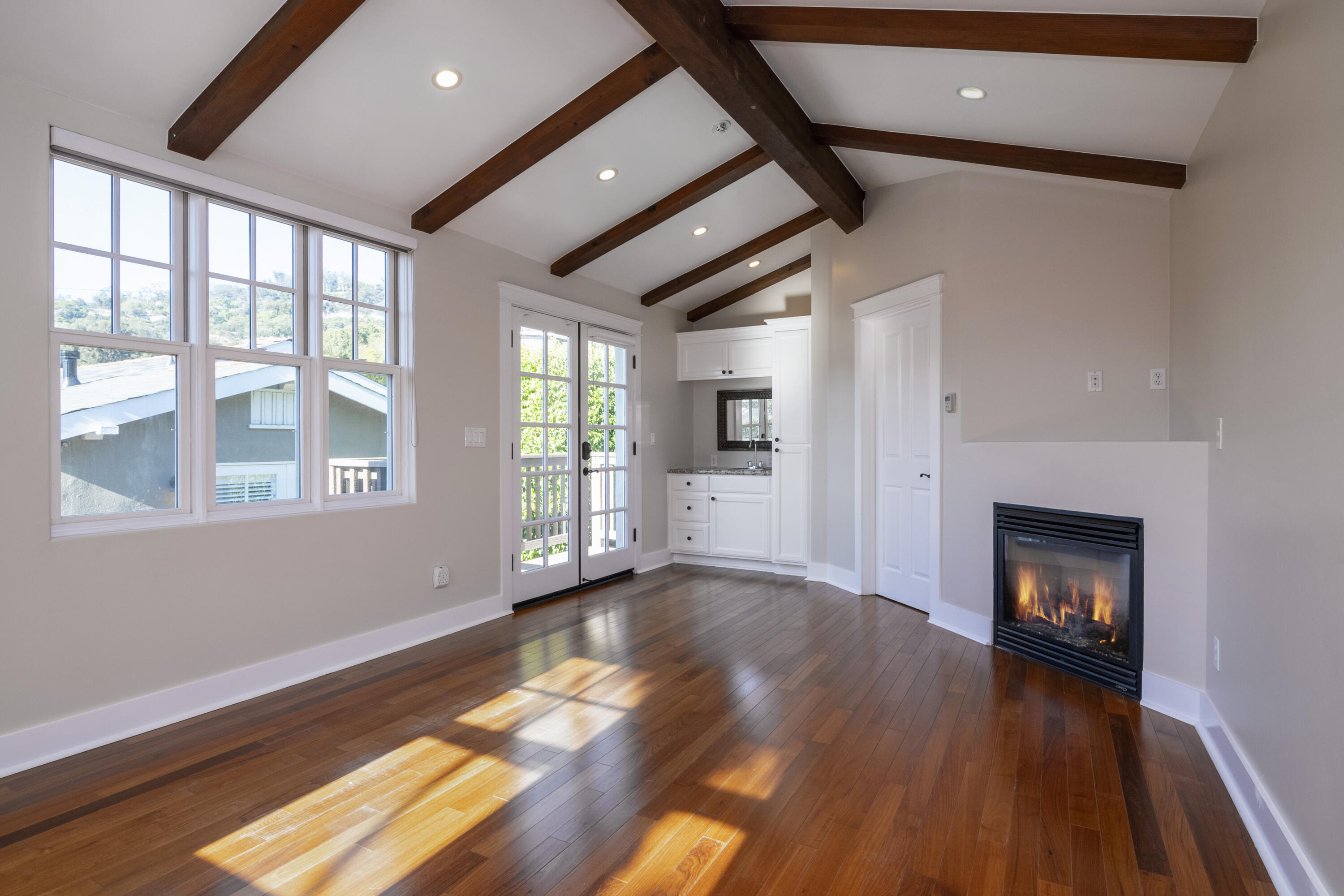824 E Figueroa Street