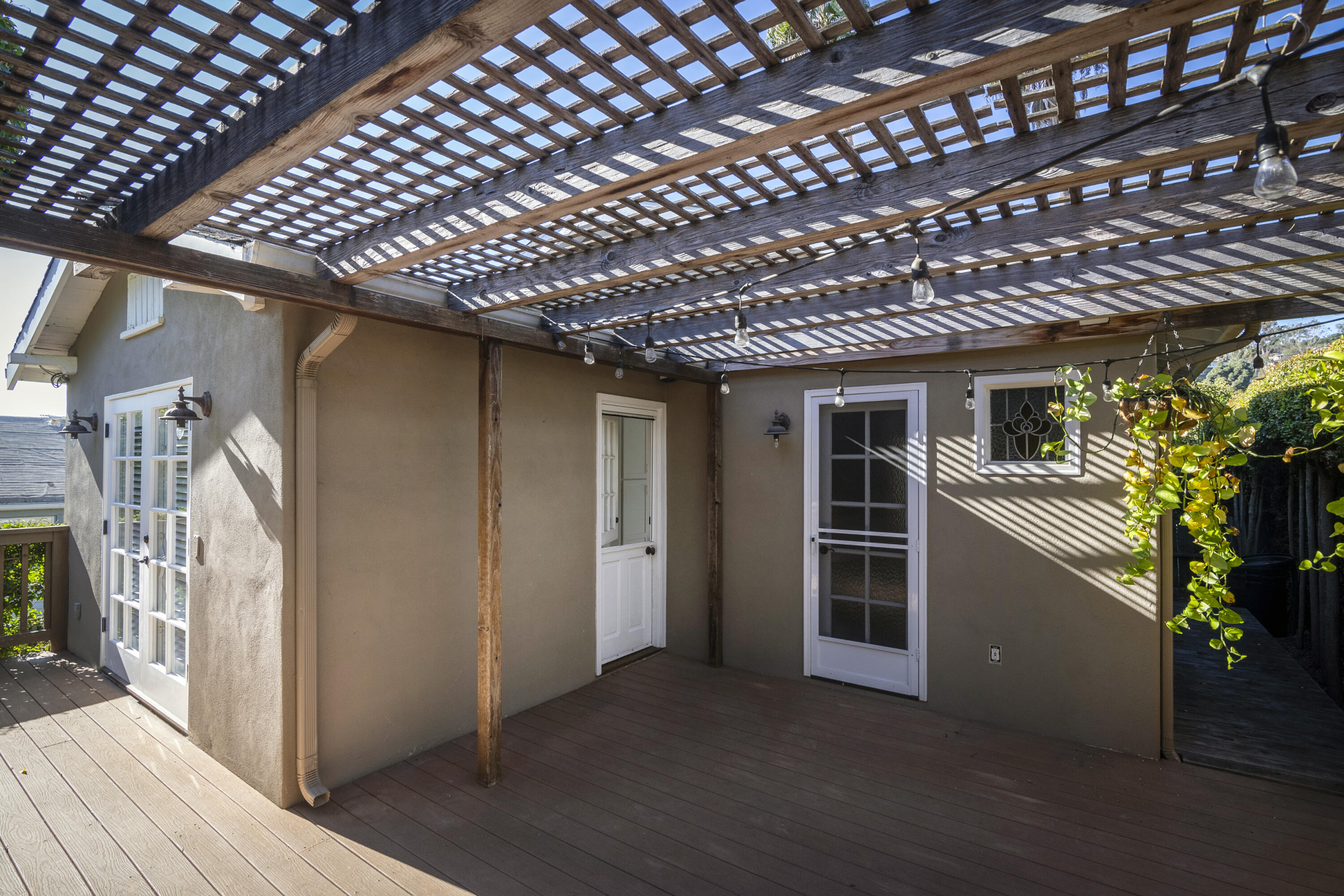 824 E Figueroa Street