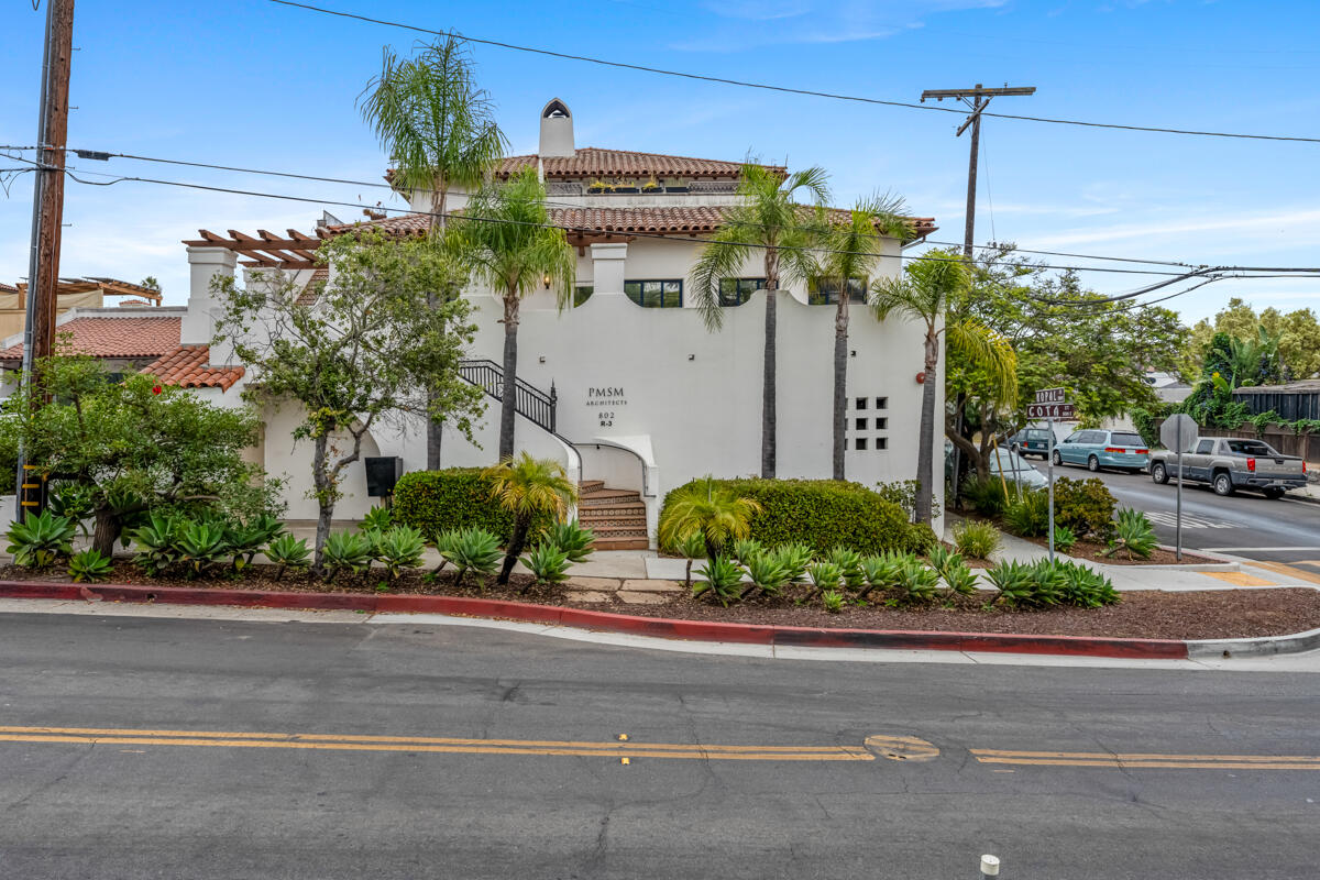 802 E Cota Street, 1a
