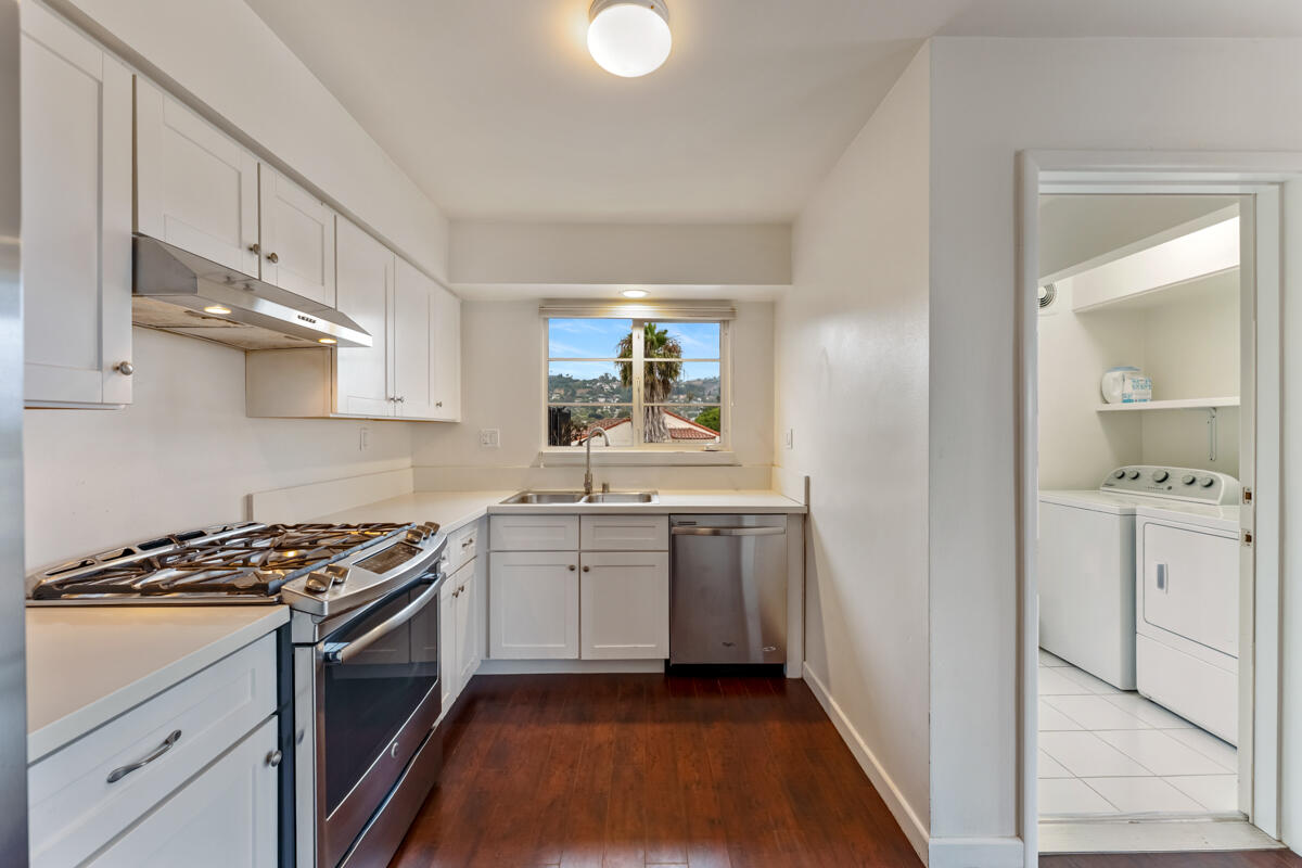 802 E Cota Street, 1a