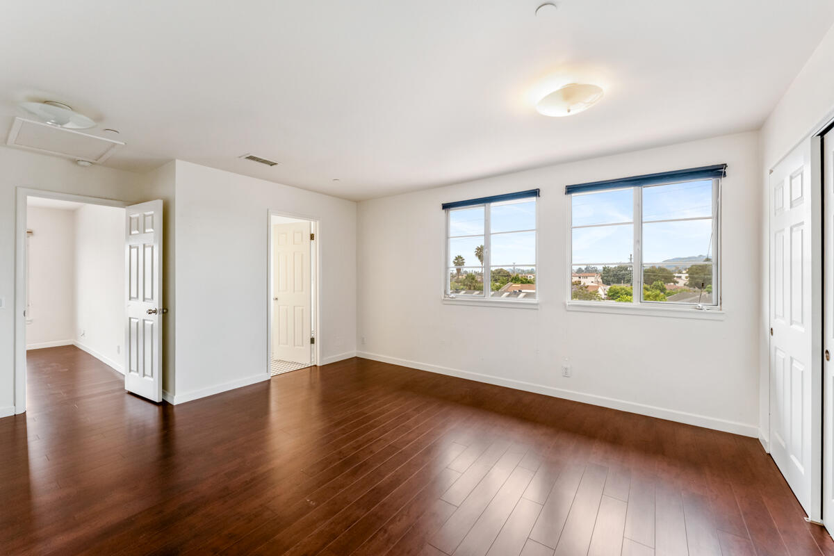 802 E Cota Street, 1a