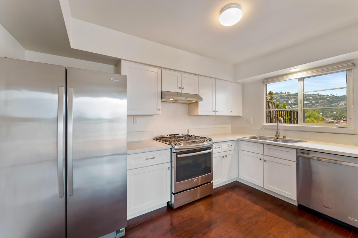 802 E Cota Street, 1a