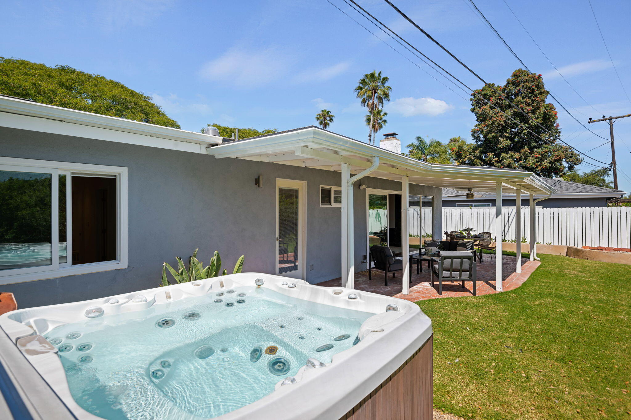 1111 Crestline Drive