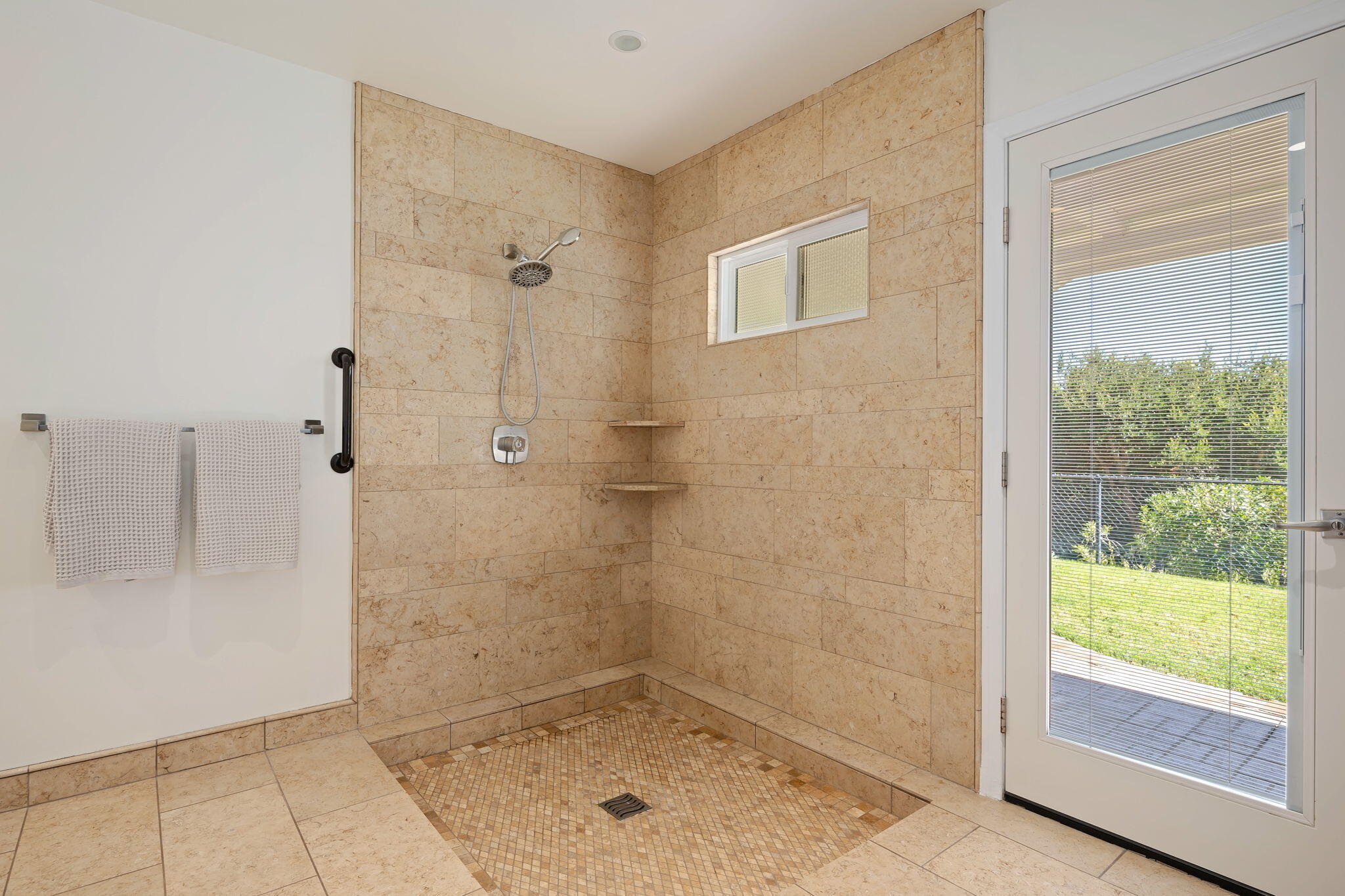 1111 Crestline Drive