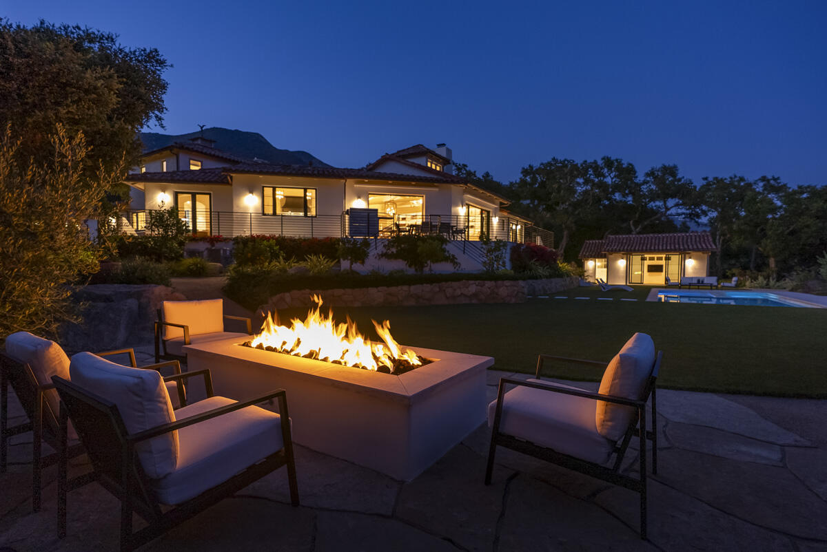 975 Knollwood Drive