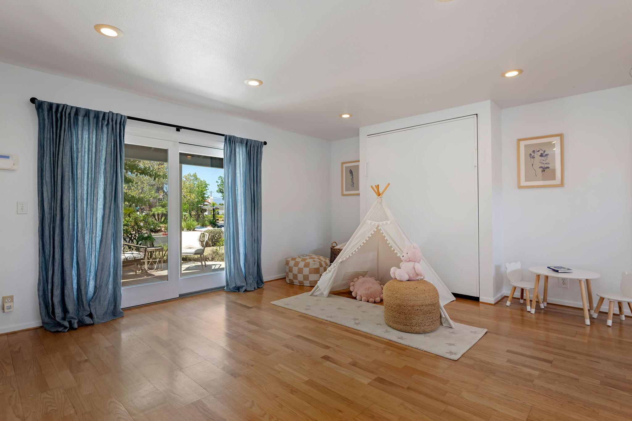 1749 La Coronilla Drive