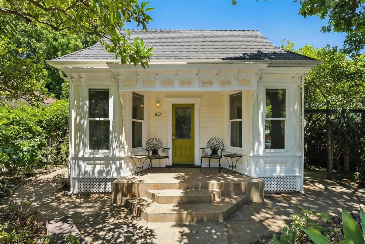 822 Orange Avenue