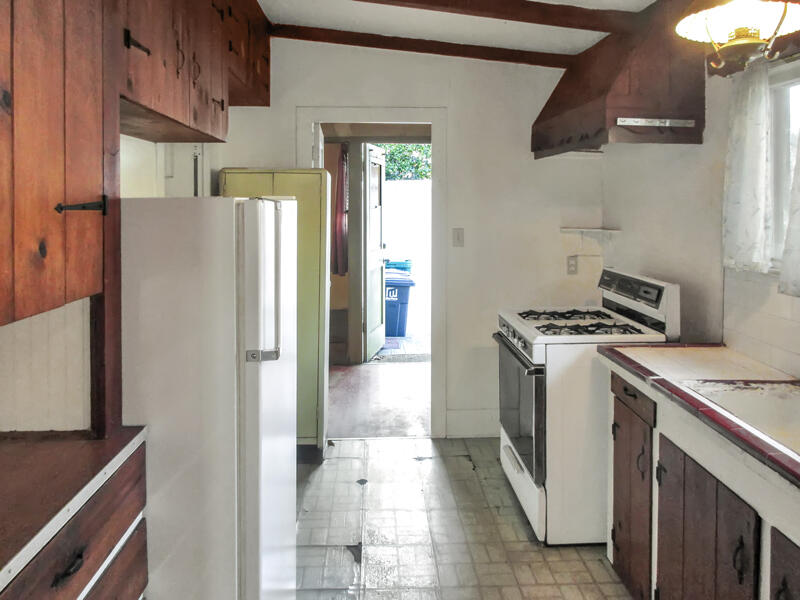 116 W Micheltorena Street