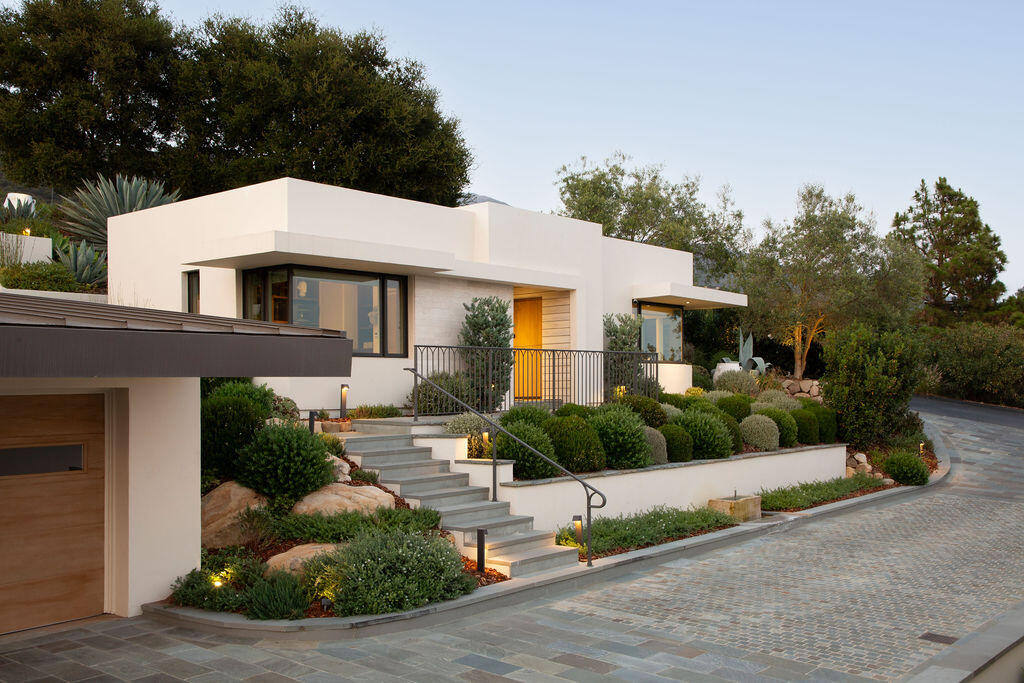 125 W Mountain Drive