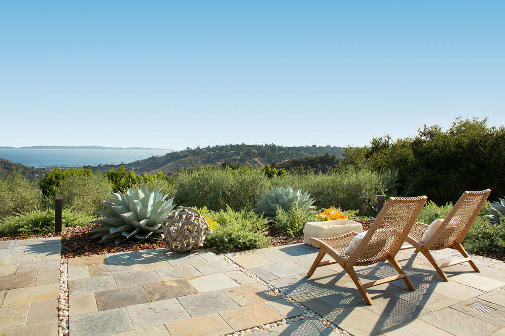 125 W Mountain Drive