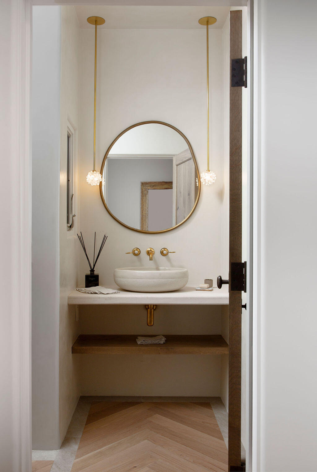 125 W Mountain Drive