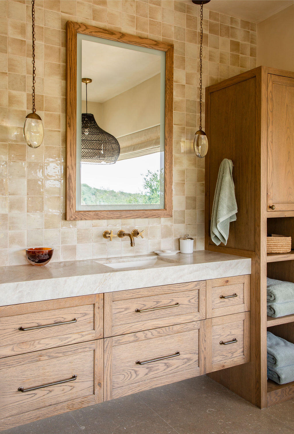 125 W Mountain Drive