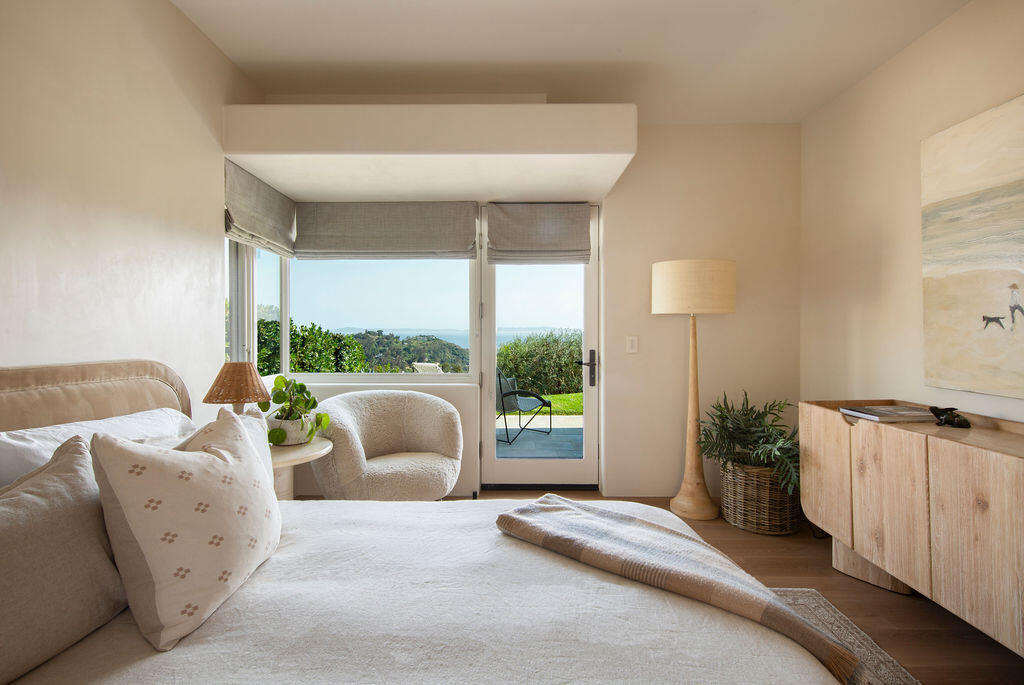 125 W Mountain Drive