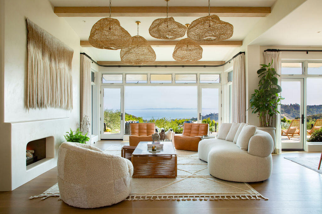 125 W Mountain Drive