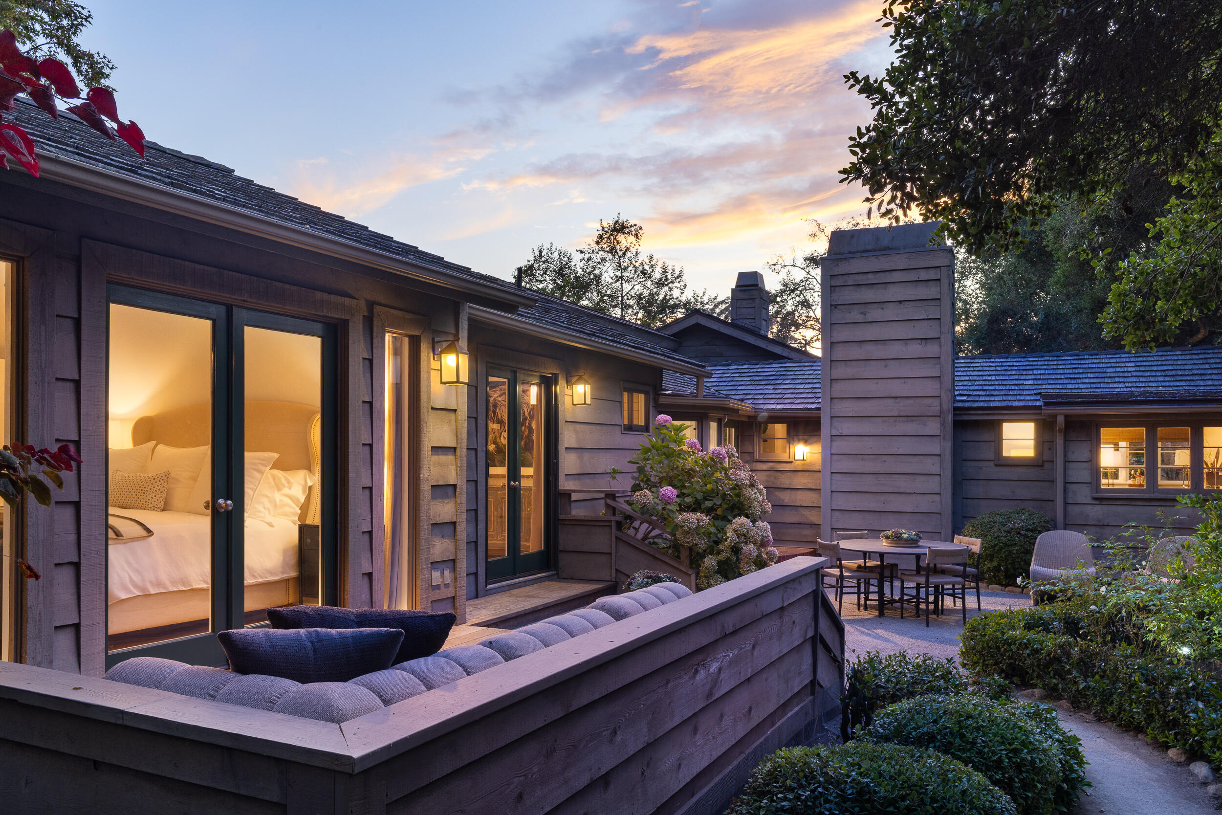 1515 E Valley Road, C