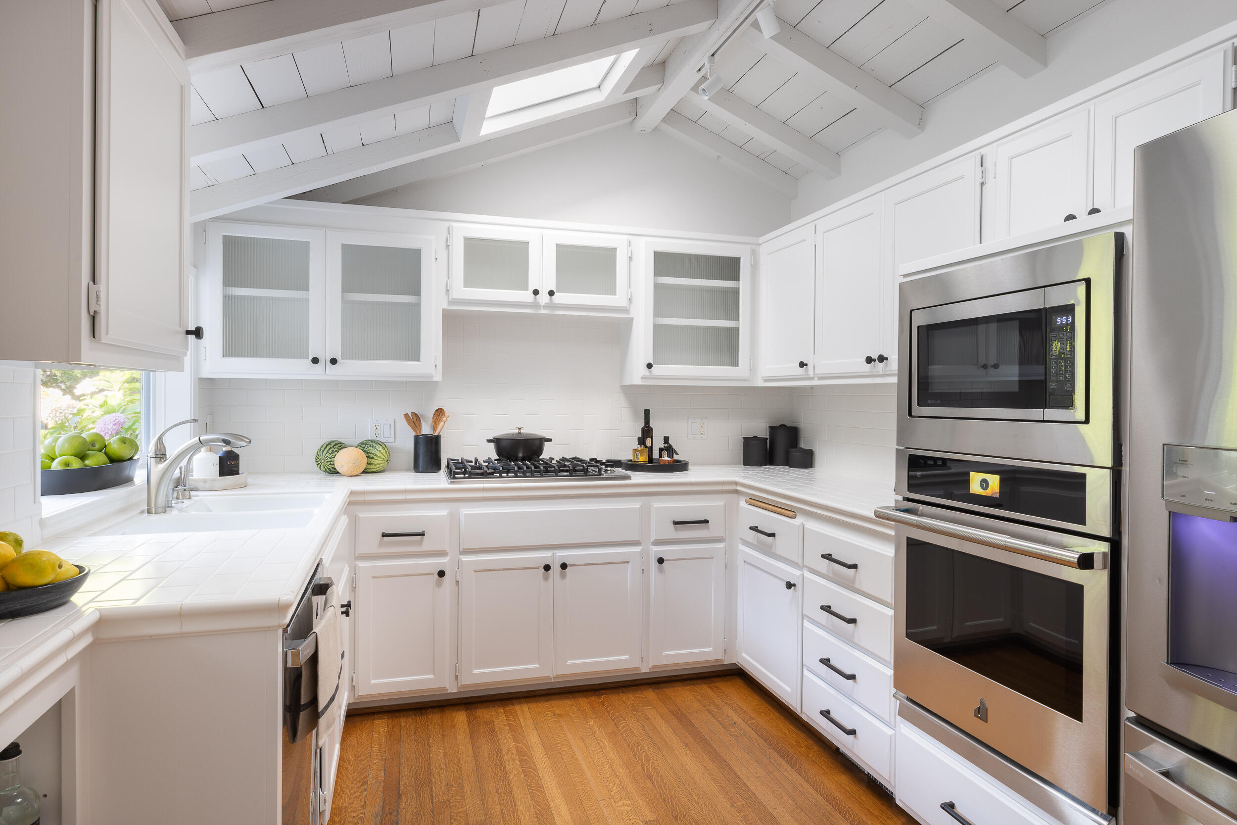 1515 E Valley Road, C