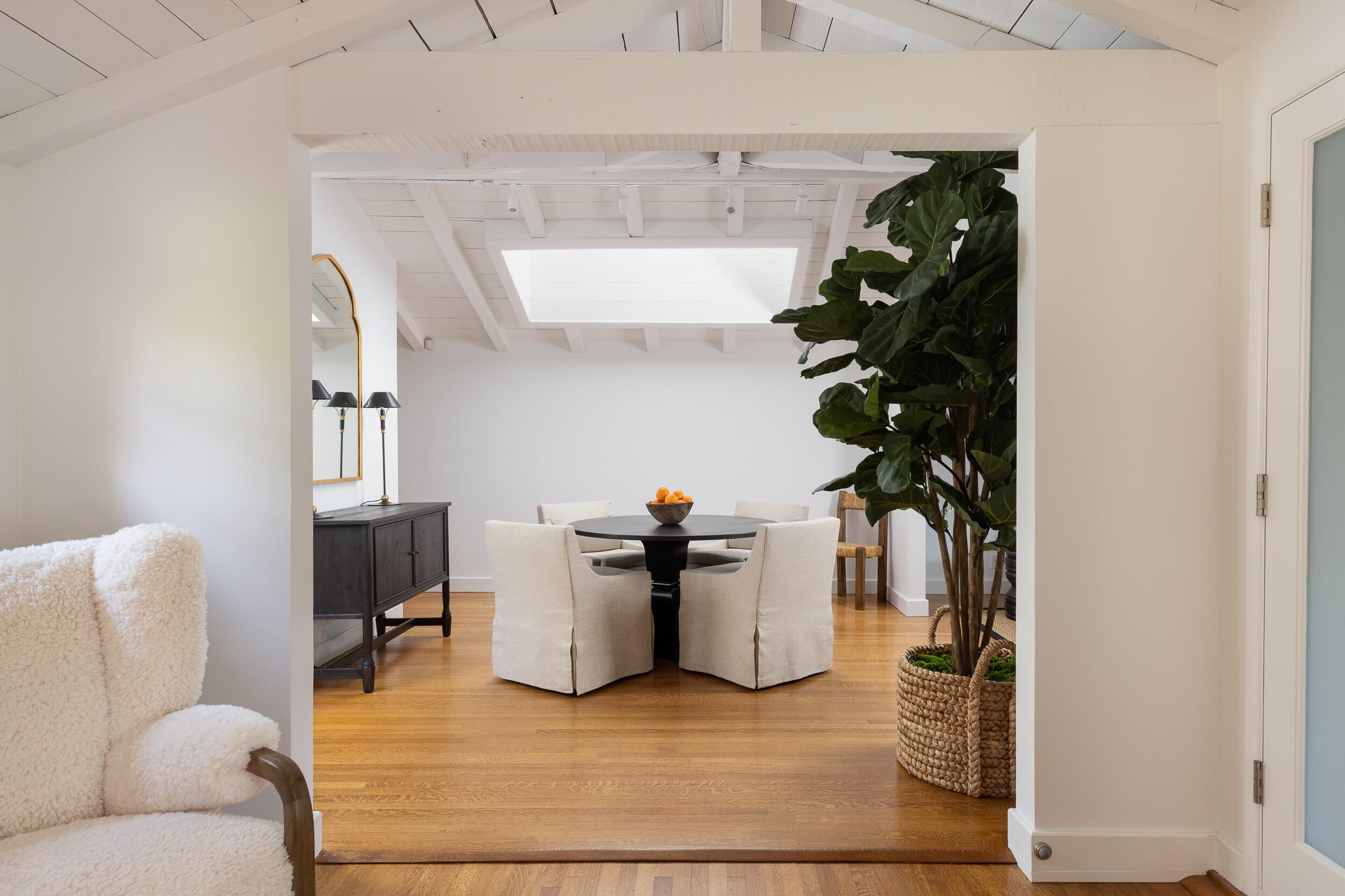 1515 E Valley Road, C