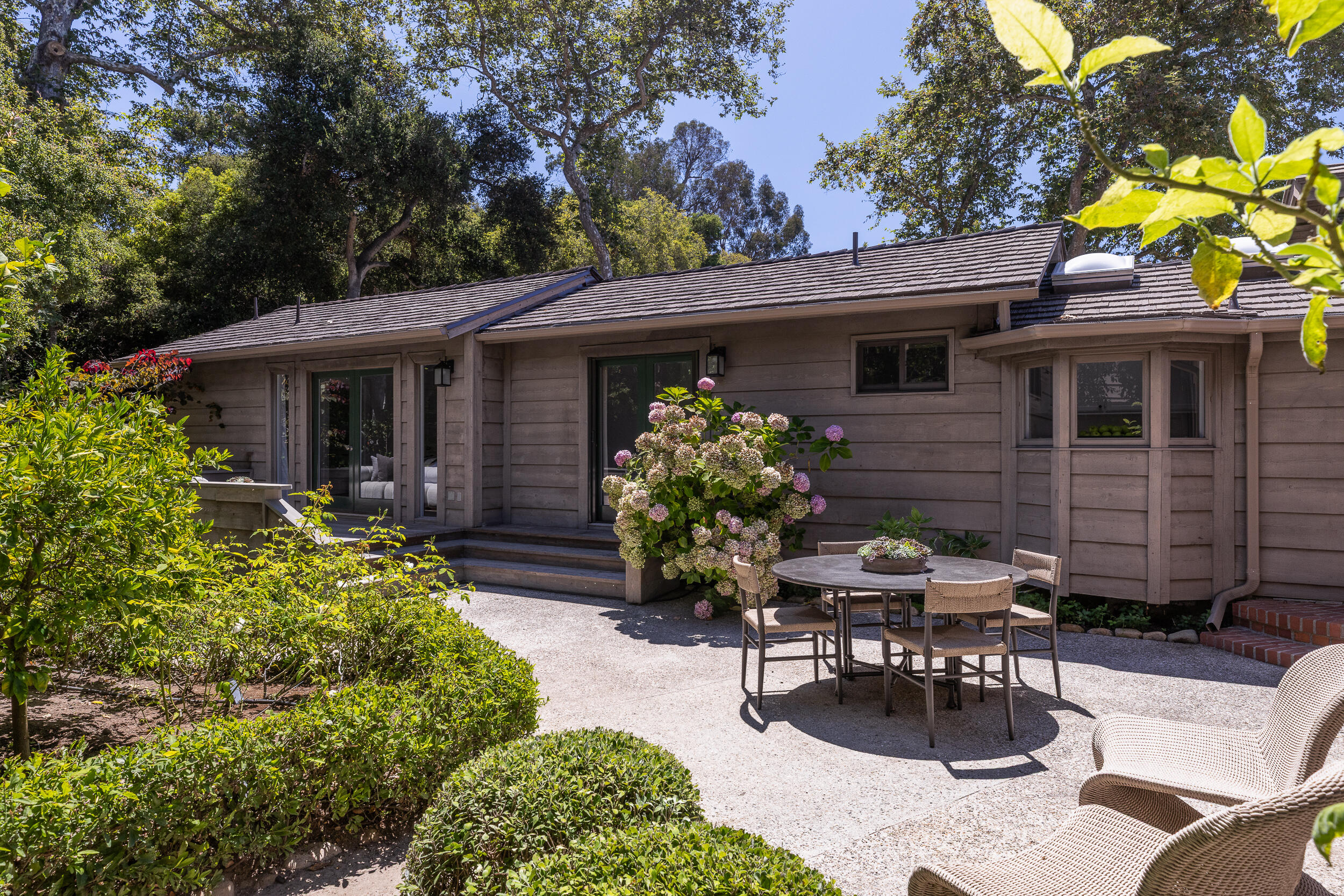 1515 E Valley Road, C