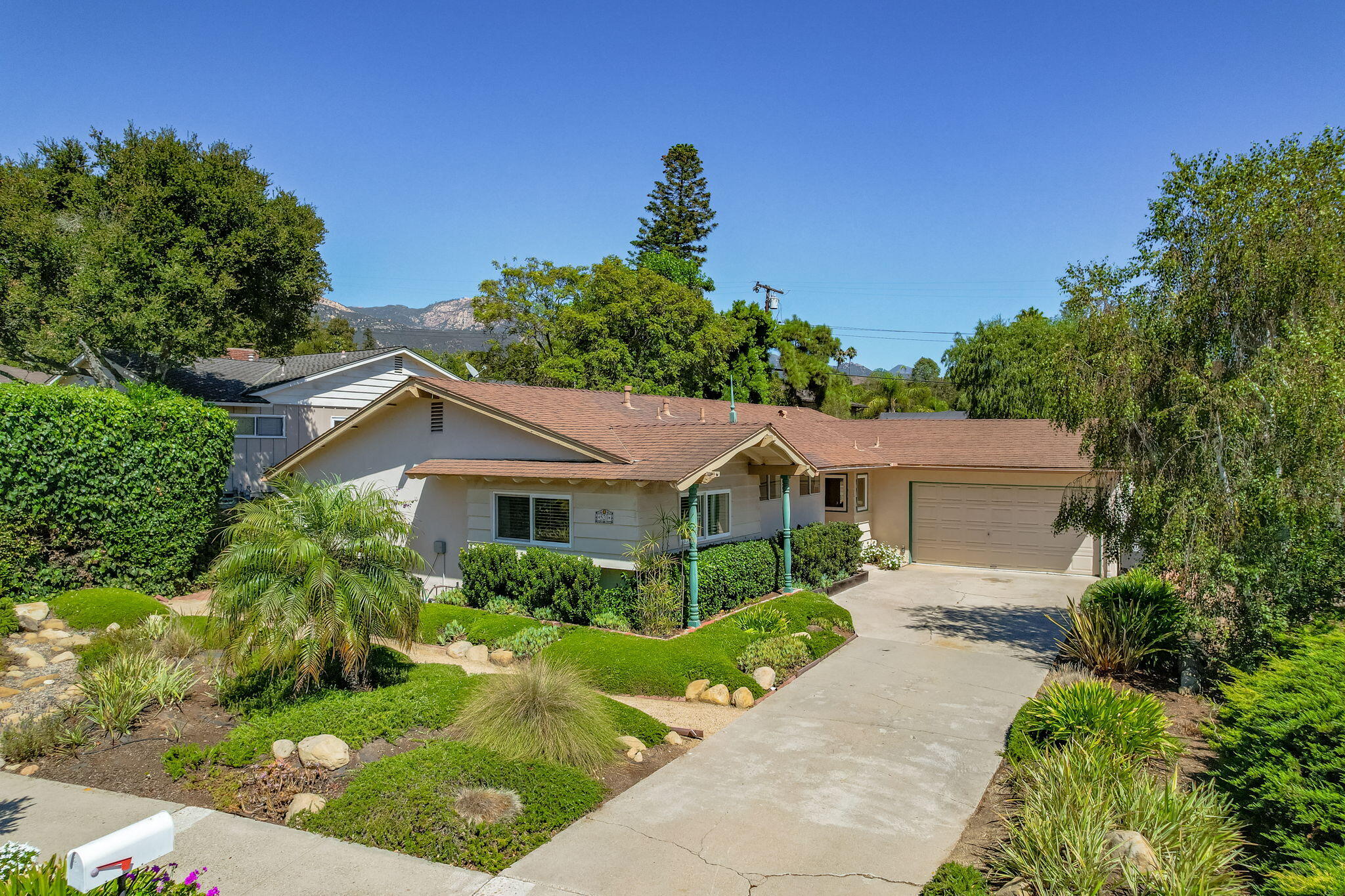 520 Grove Lane