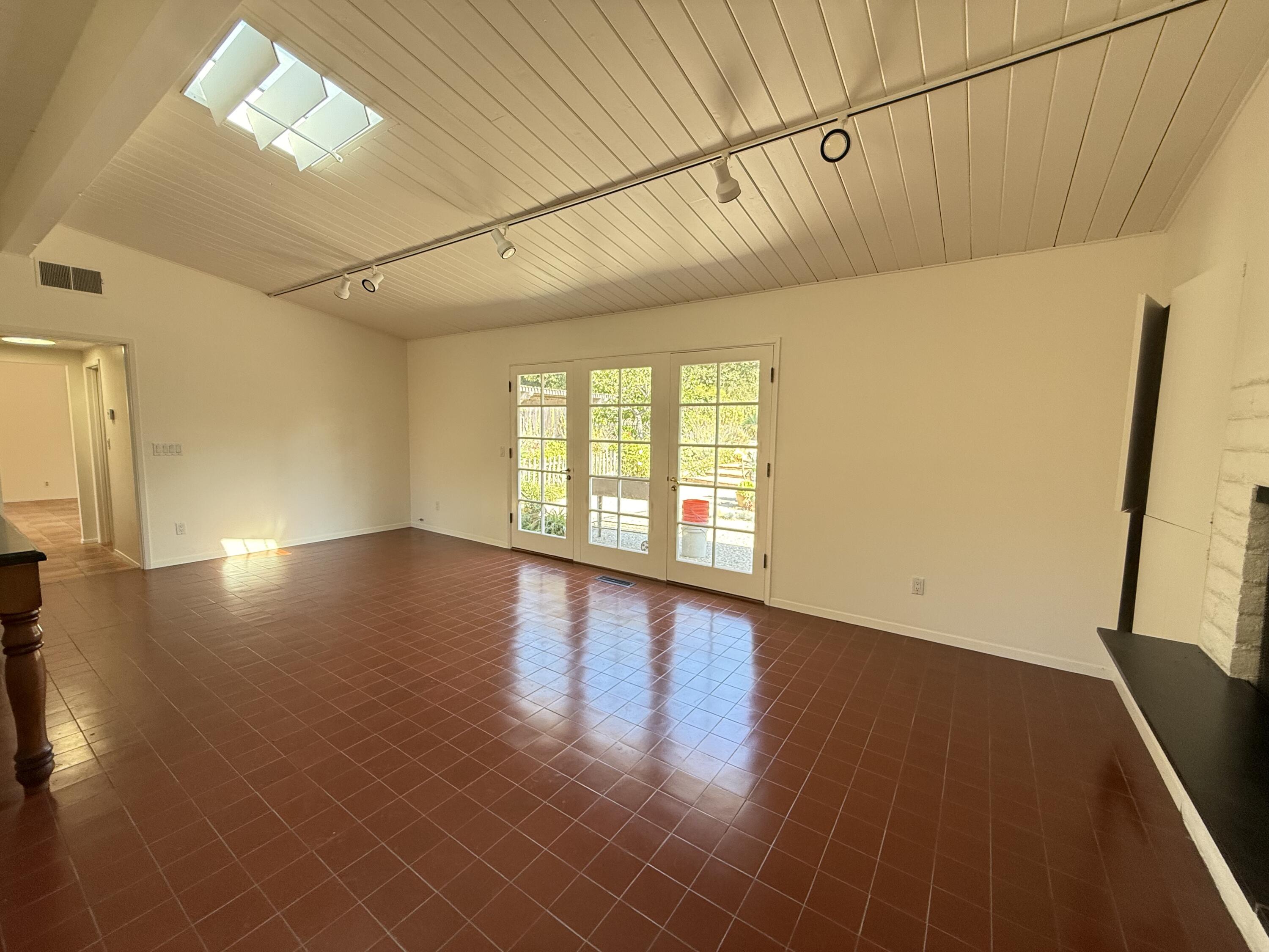 1747 Glen Oaks Drive