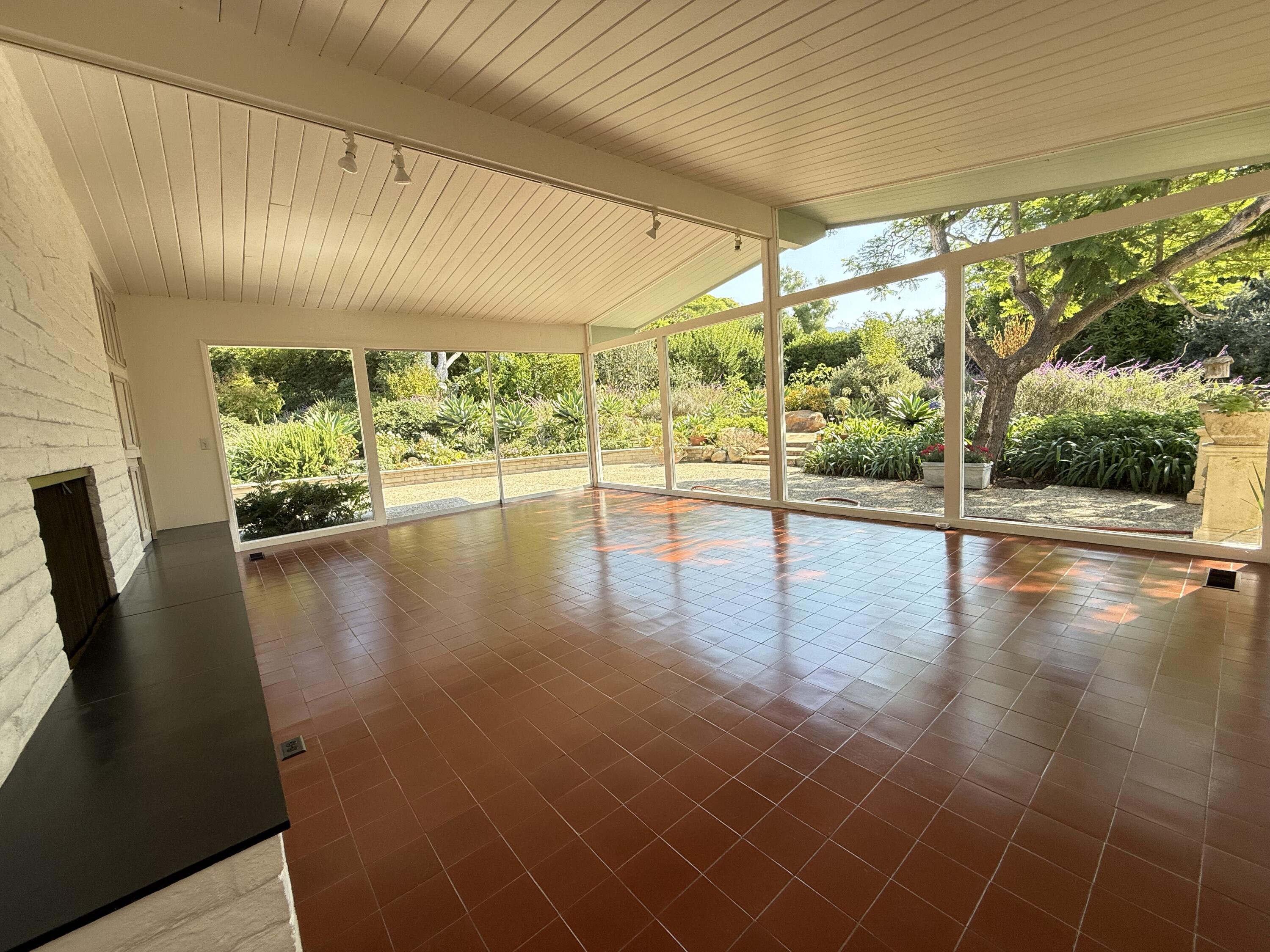1747 Glen Oaks Drive