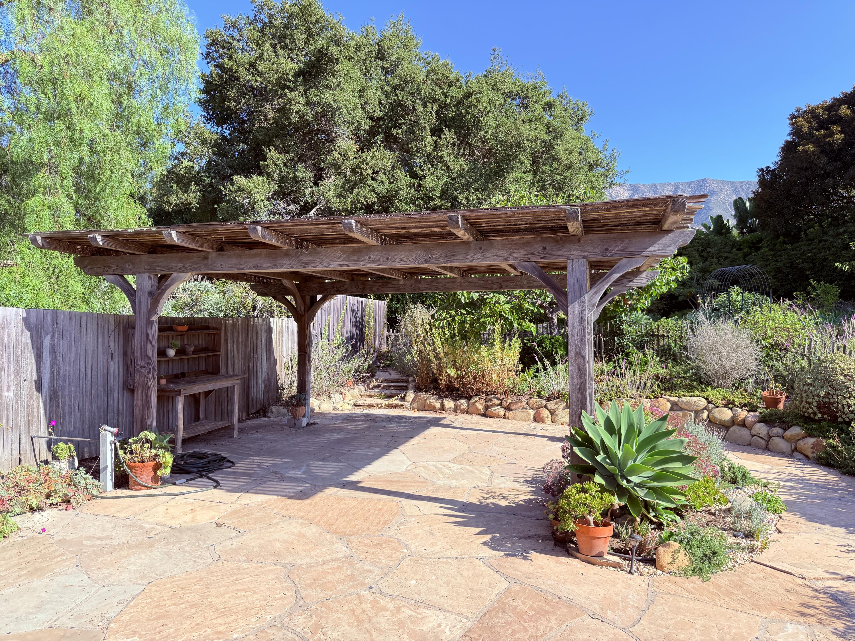 1747 Glen Oaks Drive