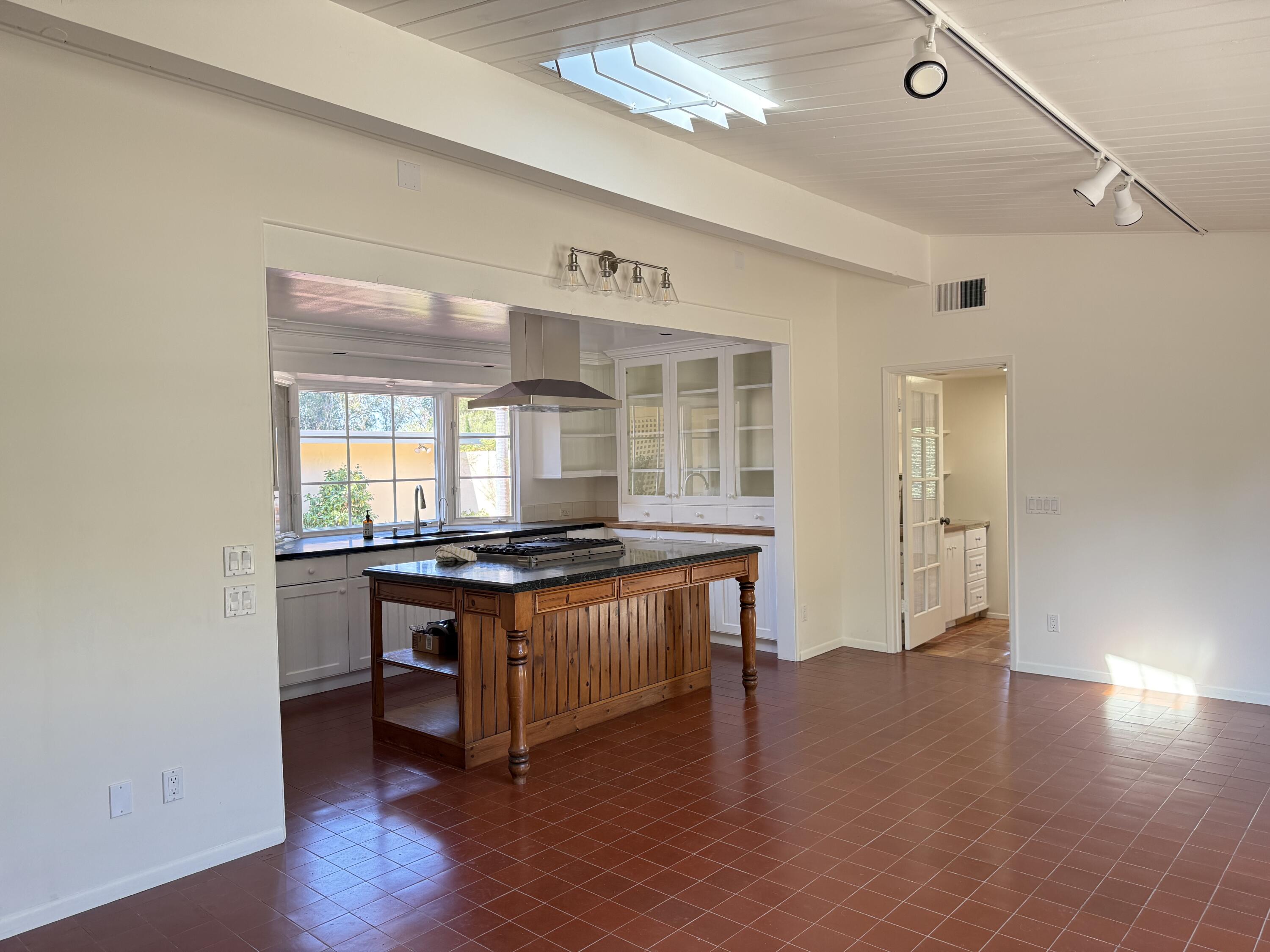 1747 Glen Oaks Drive