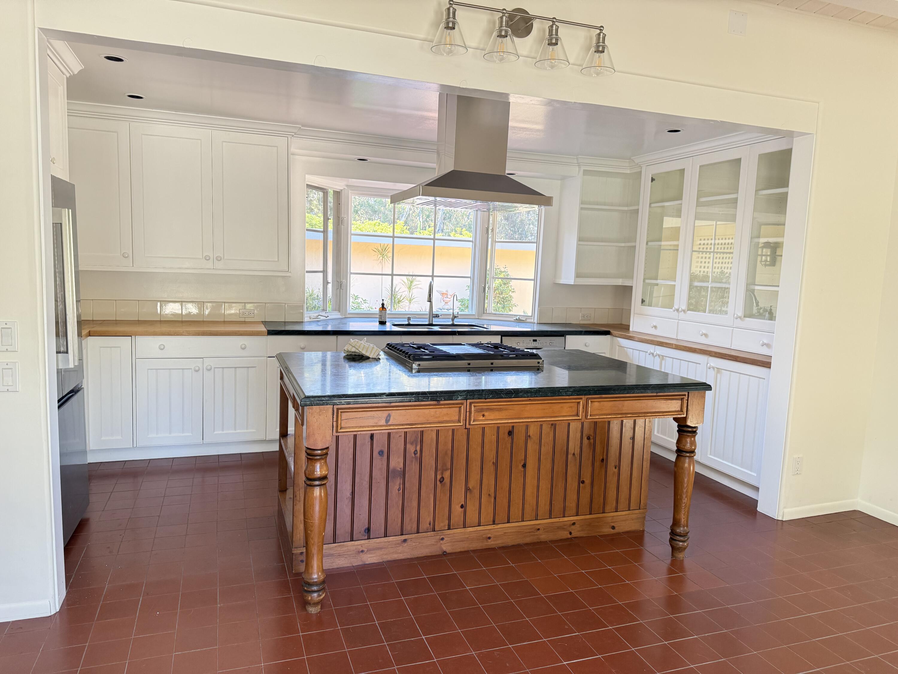 1747 Glen Oaks Drive